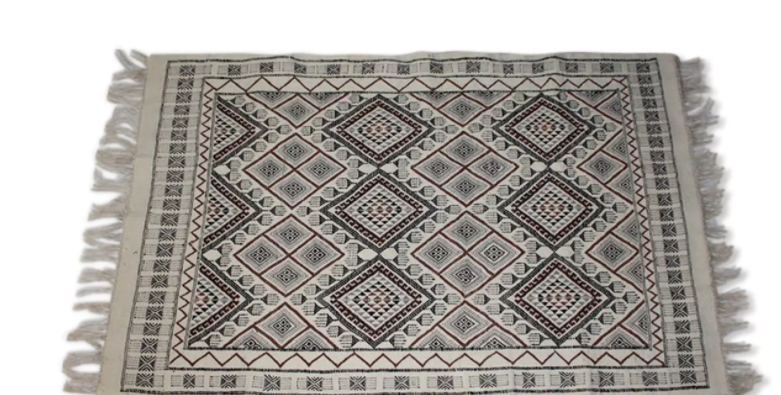 Berber carpet in new wool 196x125cm