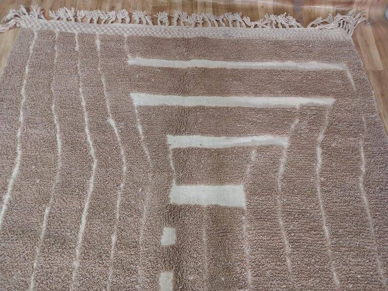 Authentic traditional handwoven beni ourain rug, size 140/260 cm.