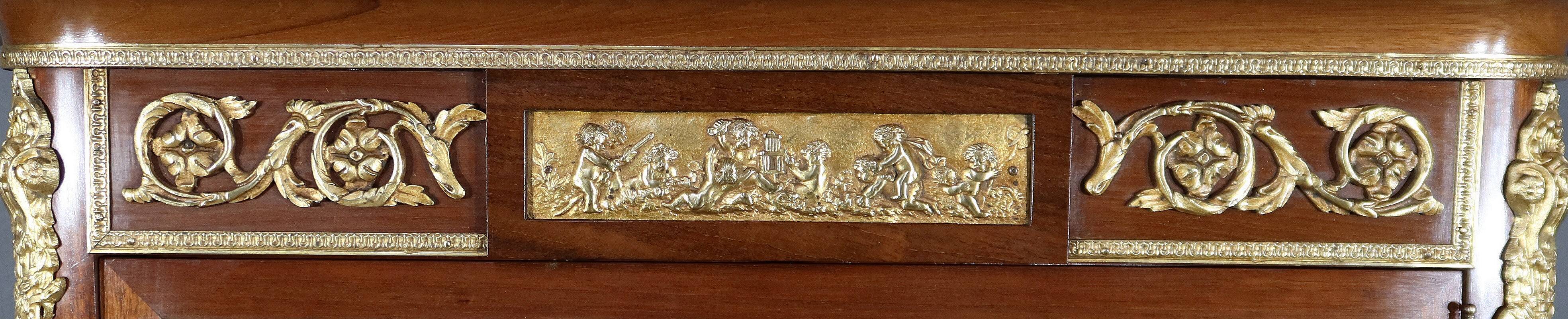 Mahogany Showcase, Transition Louis XV Louis XVI style – 1900