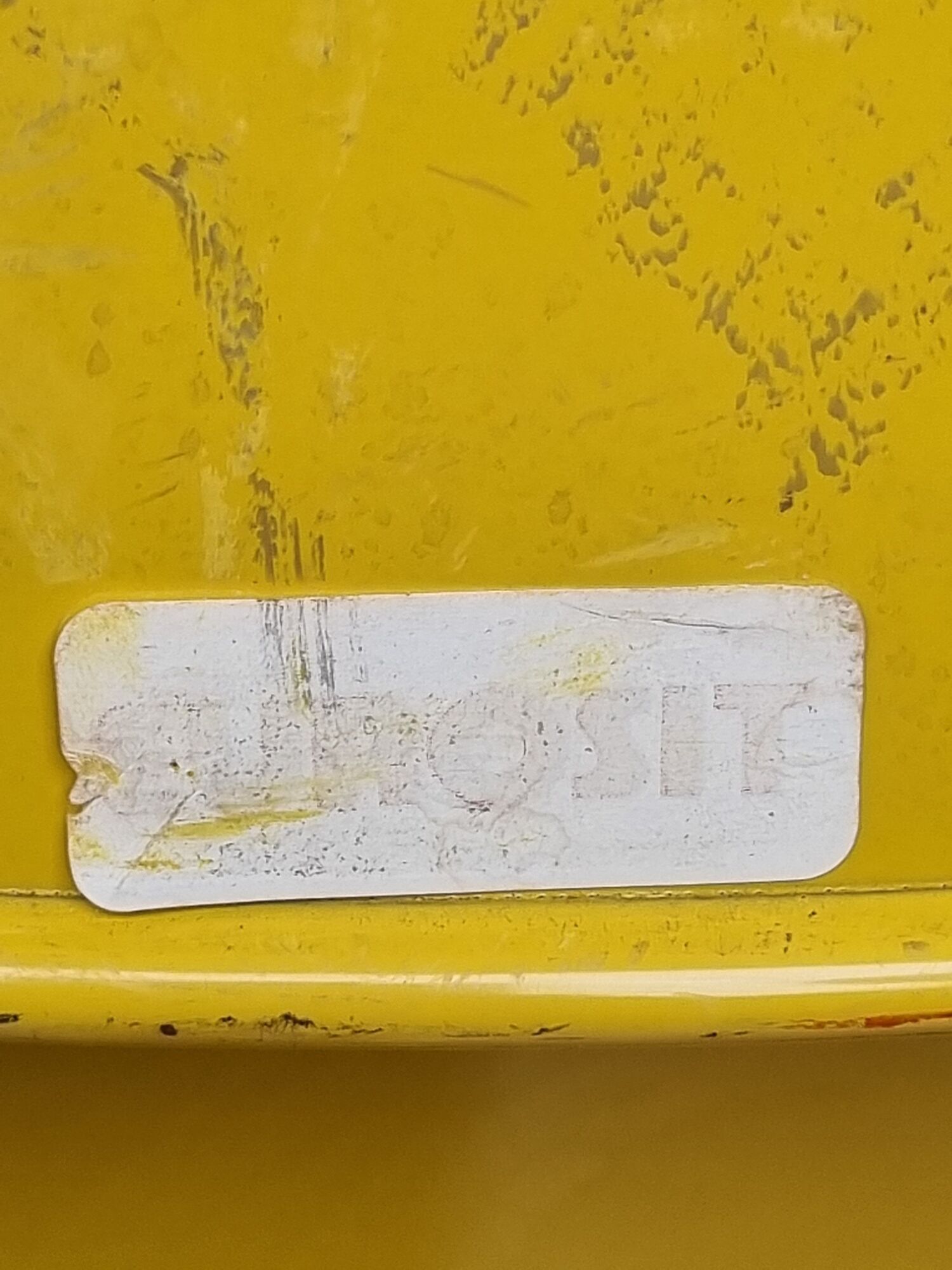 Ensemble de six chaises en métal pliantes jaunes Eurosit