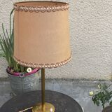 Table lamp, bedside lamp in golden brass, column feet, beige lampshade with trimmings, vintage