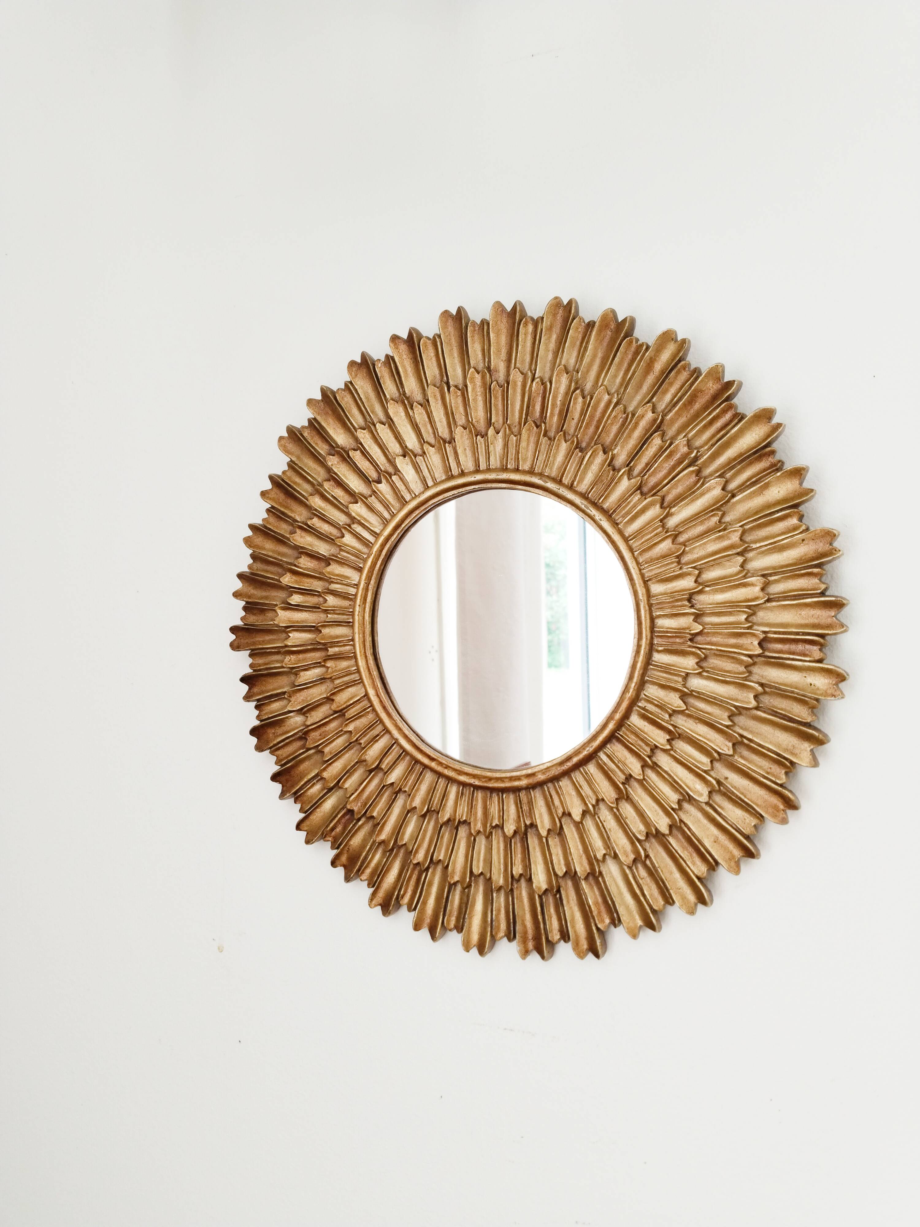 Golden sun mirror, in resin, 31 cm