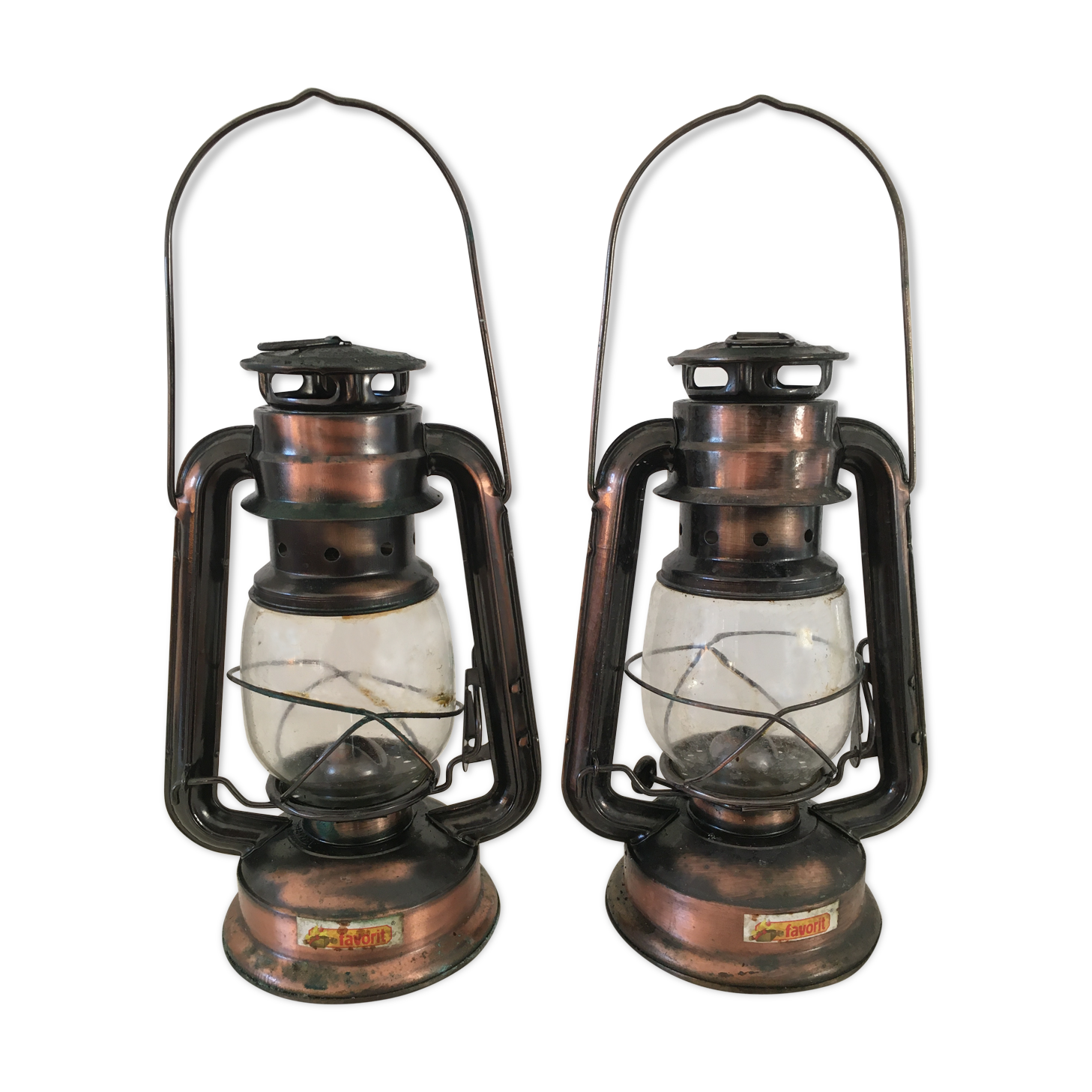 Lot of two lanterns