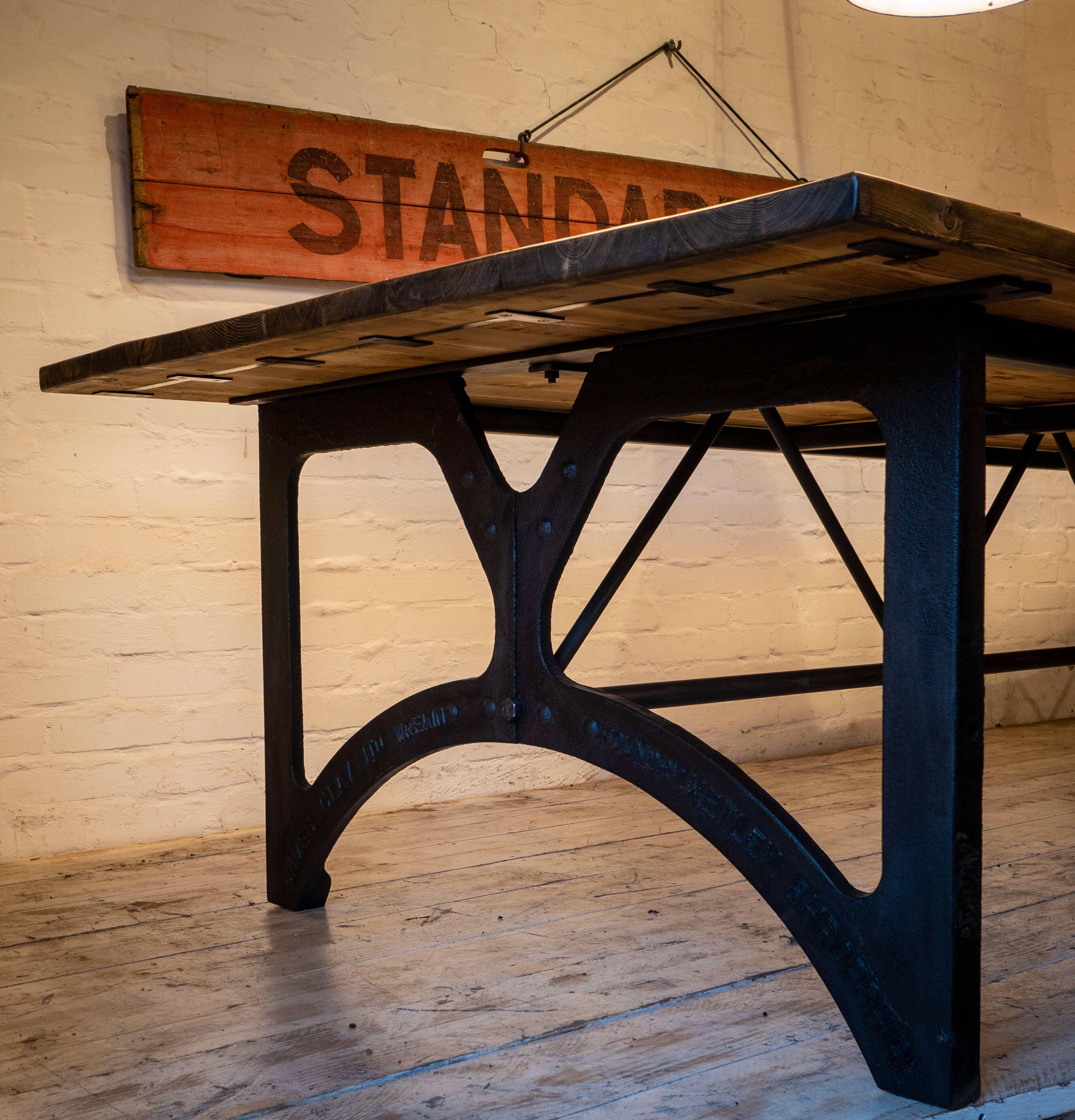 Table de conférence 4,75m Plancher d'atelier Bâti de machine