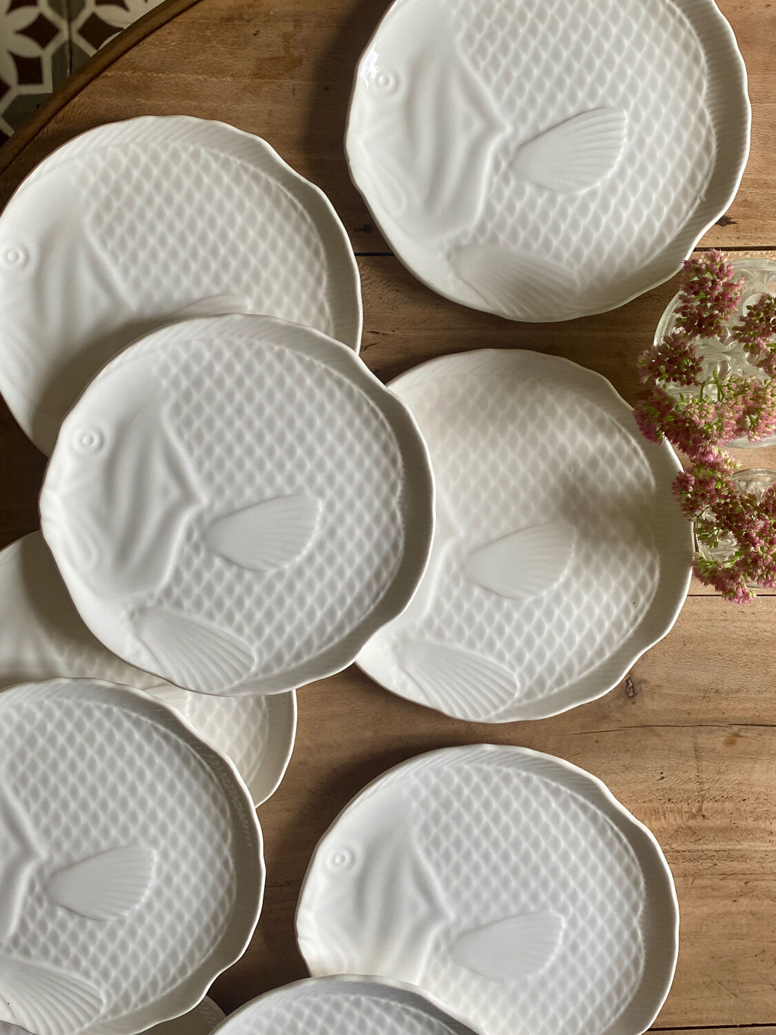 Set of 10 vintage flat plates in the shape of Salins fish