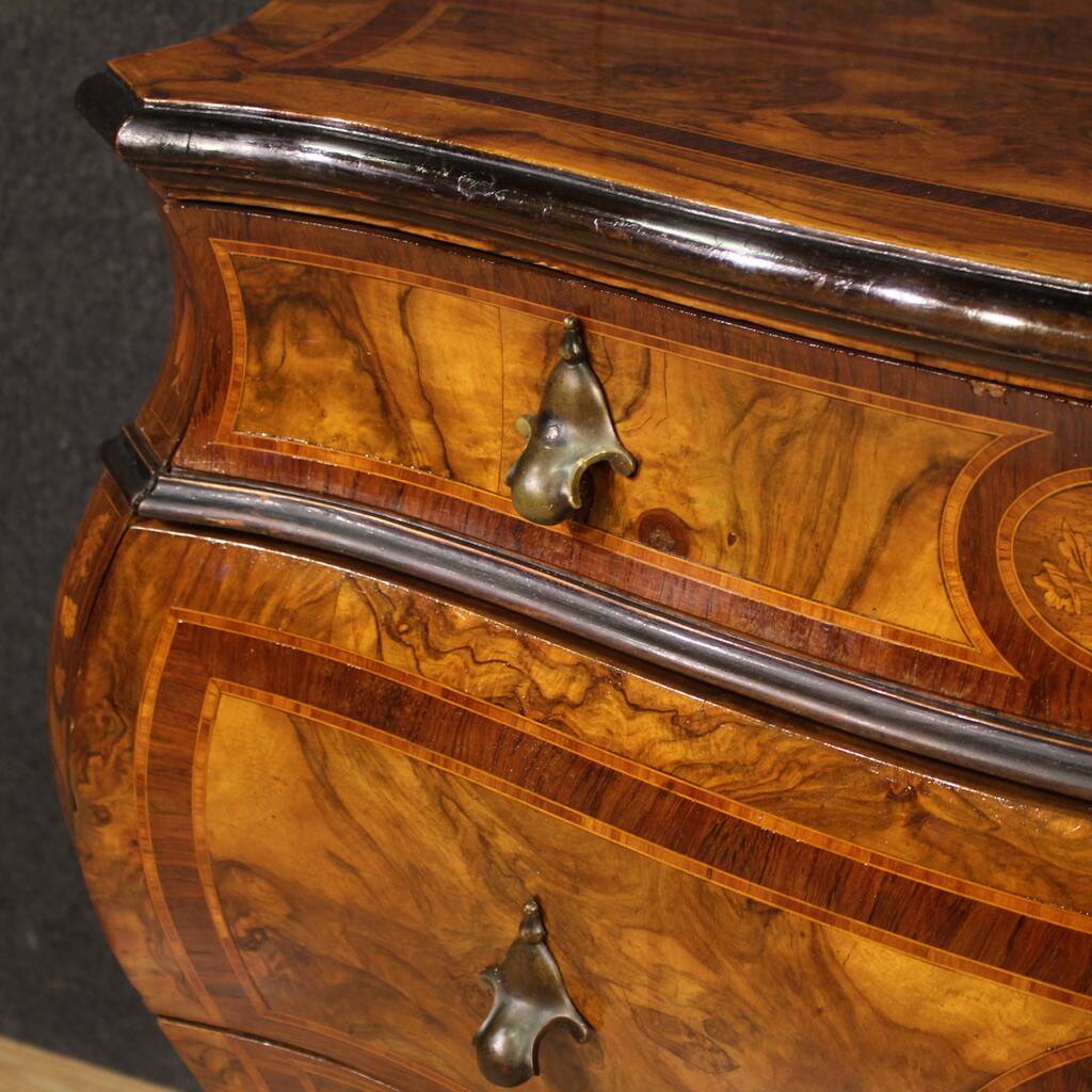 Lombard Venetian chest of drawers in Louis XV style