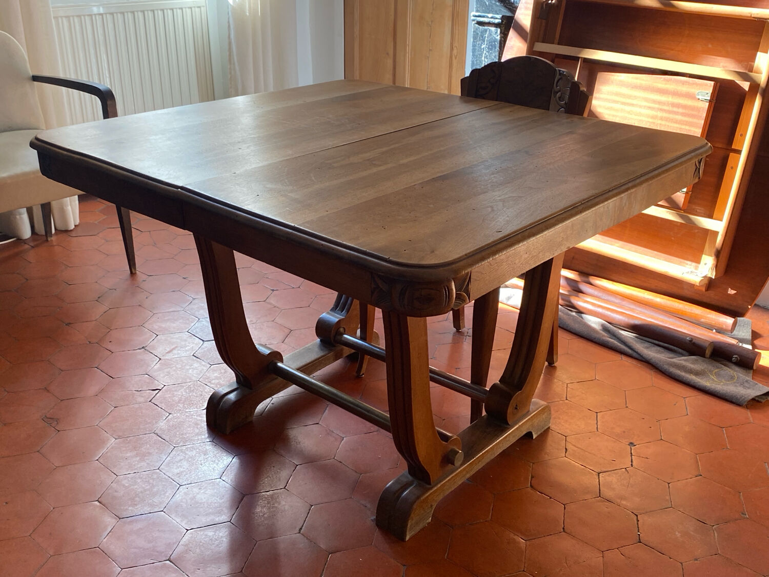 Extendable table from the 1920s/1930s.