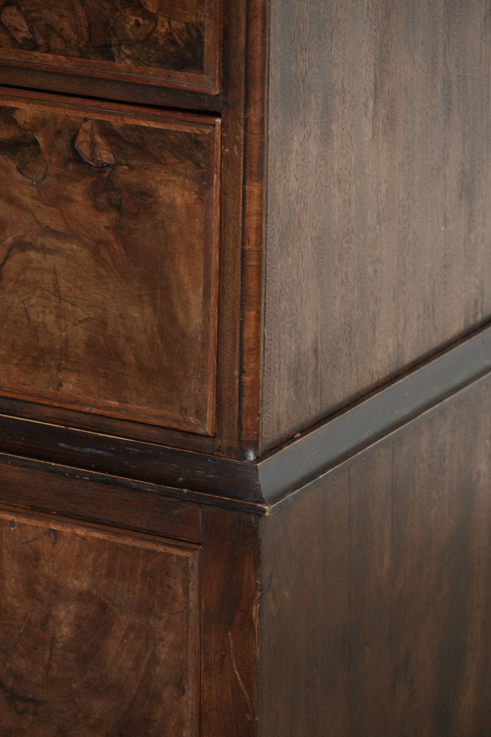 Large antique English oak double chest of drawers from the 18th century