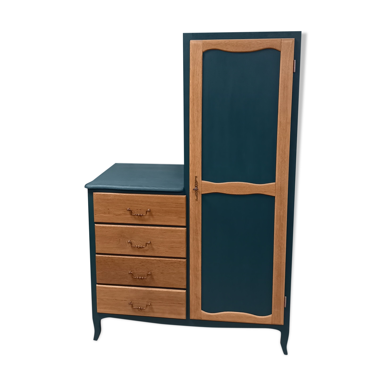 Skated cabinet-commode