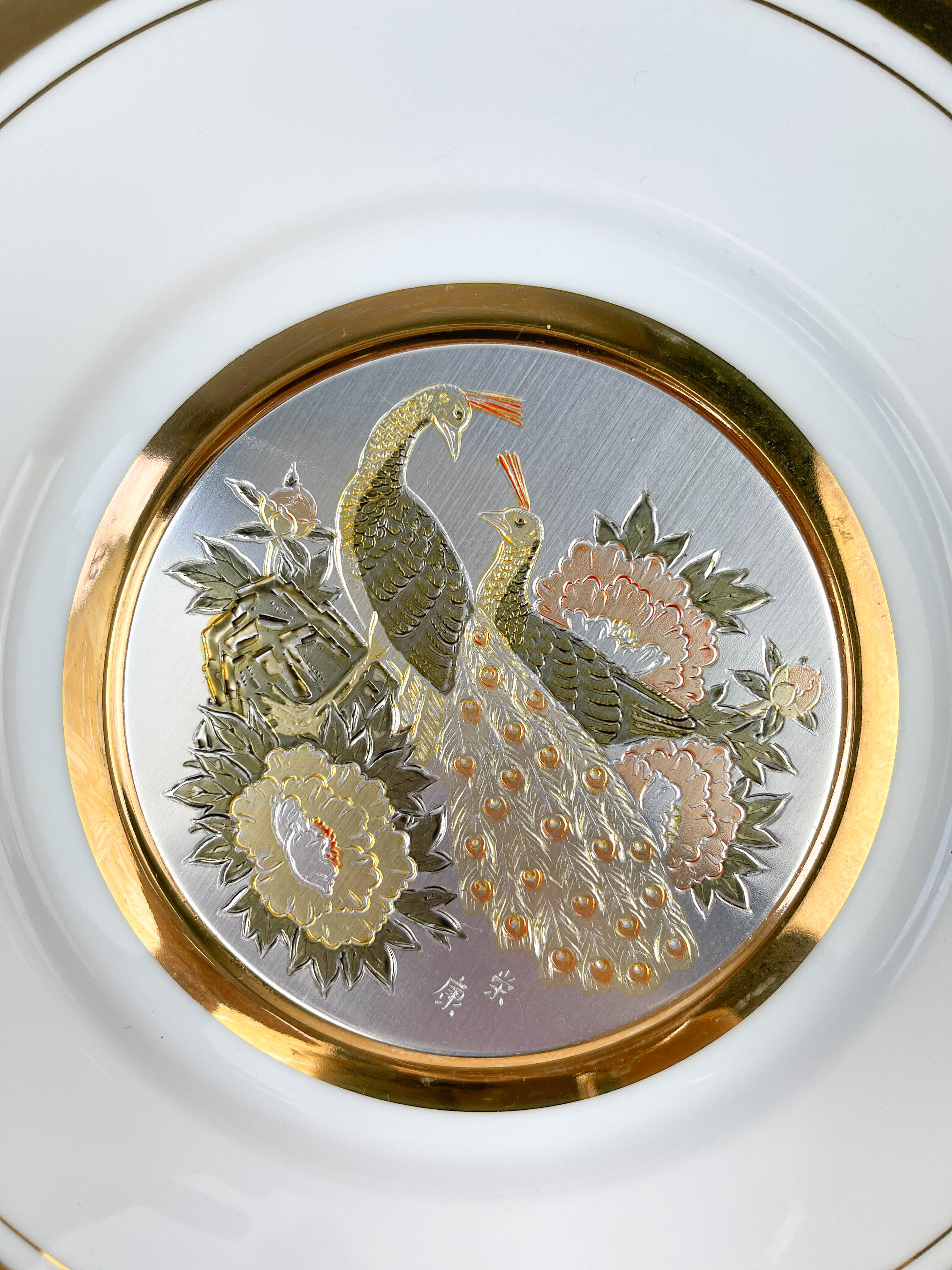 Decorative round porcelain dish "the art of chokin" made in japan
