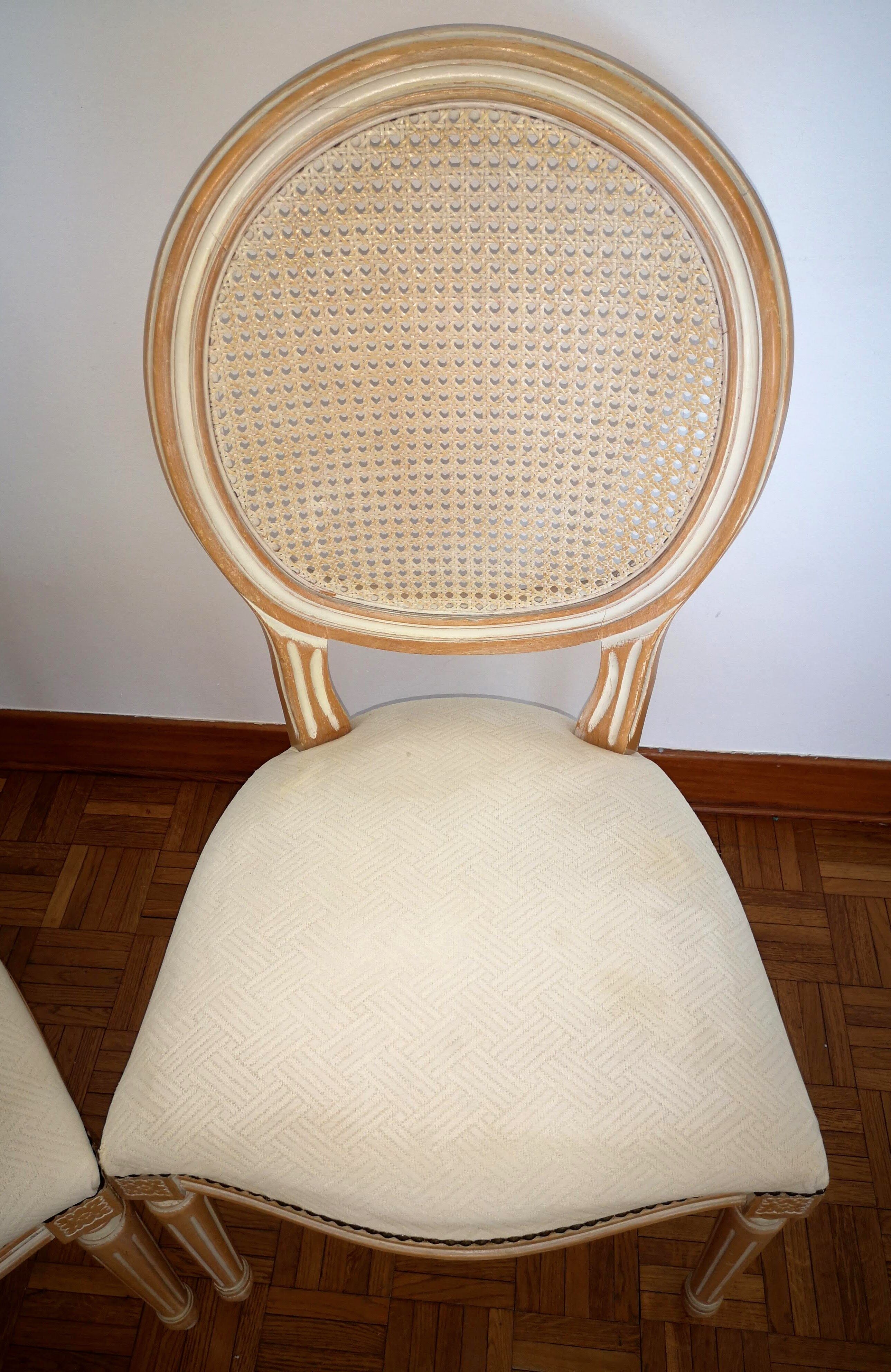 Pair of medallion chairs with ratine canning