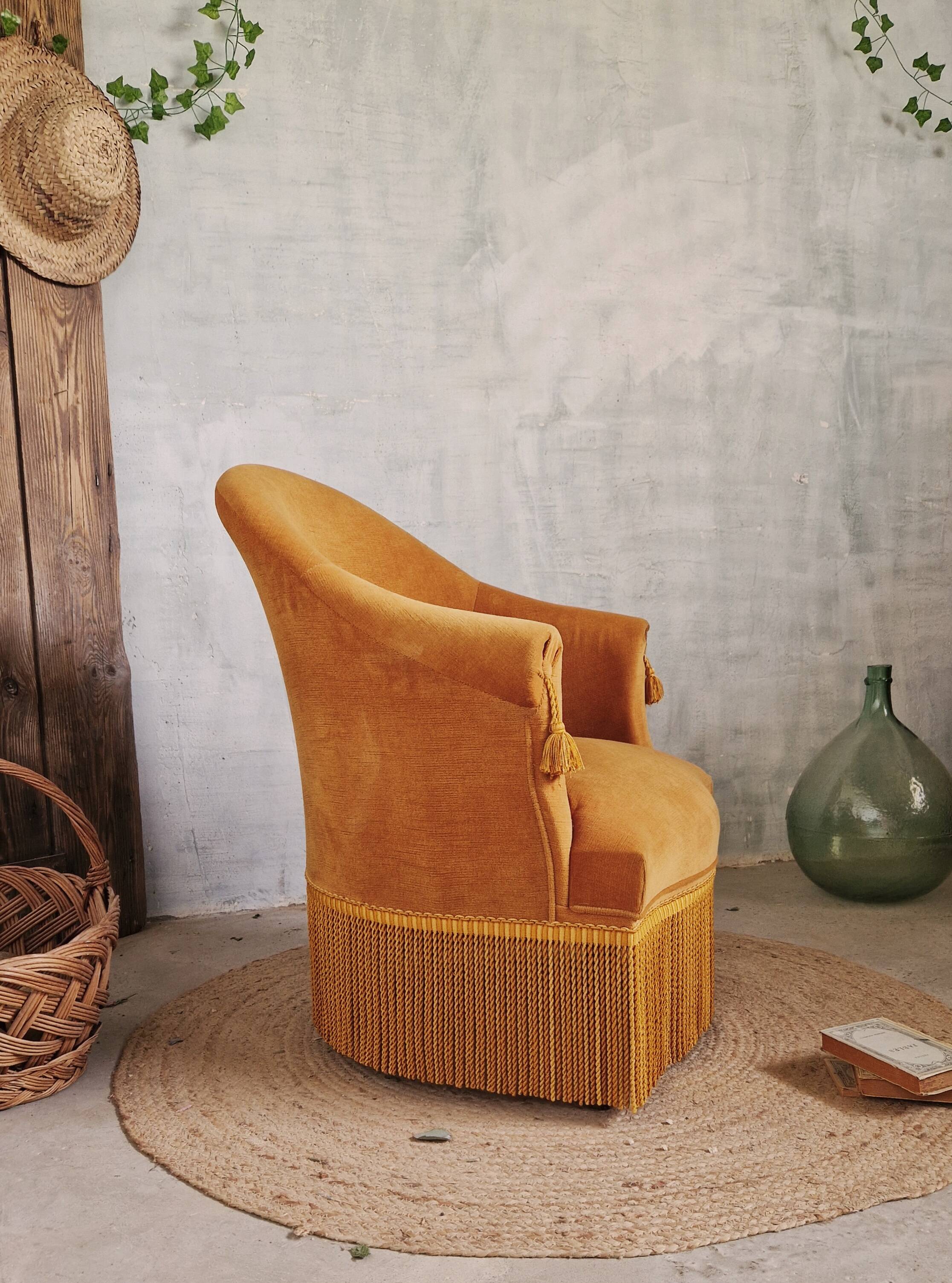 Pretty toad chair