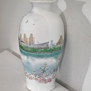 Vase en porcelaine du Japon - XXe