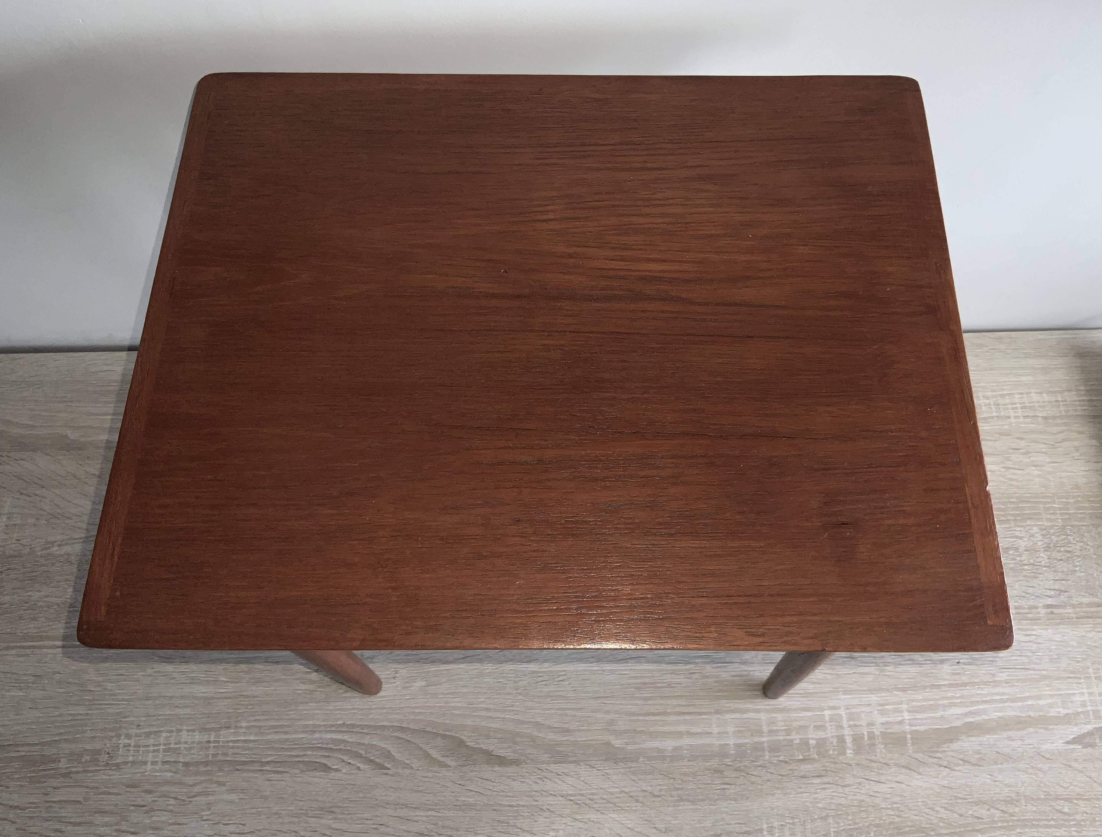 Table d'appoint en teck danois vintage des années 1960