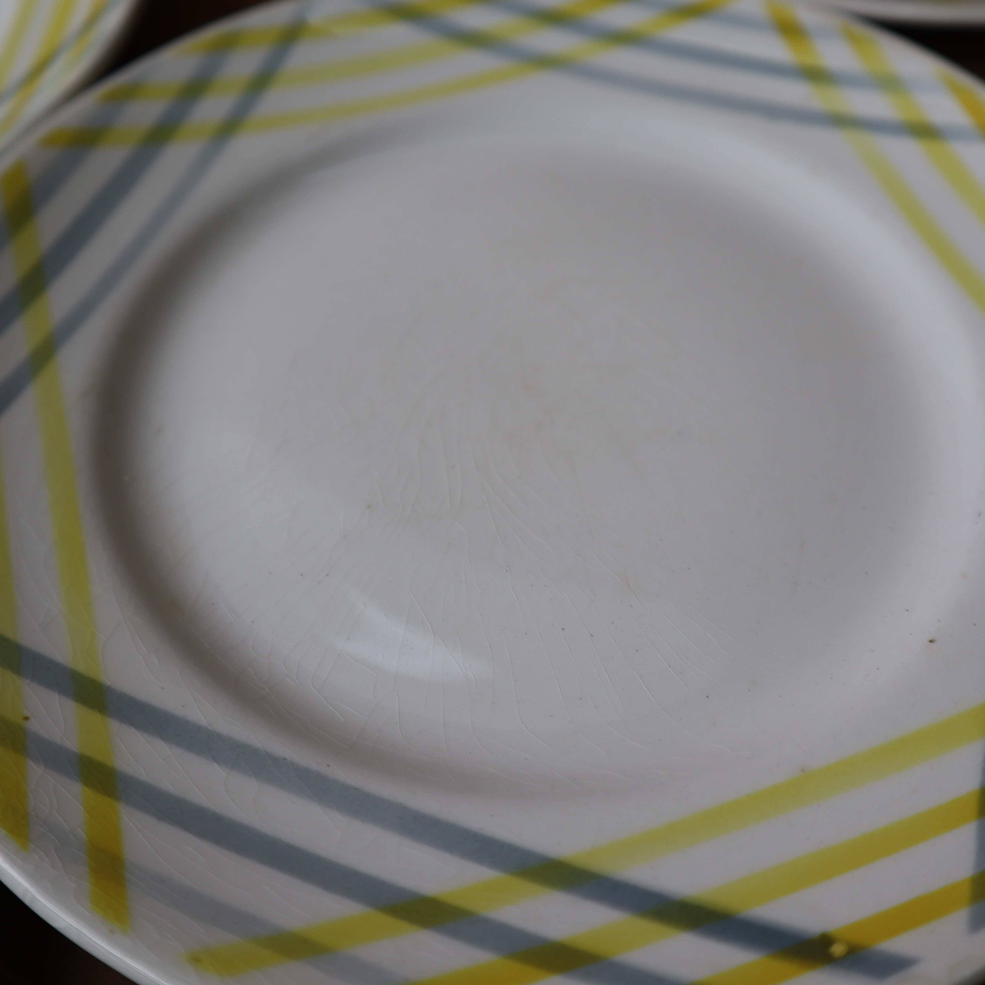 8 dessert plates with yellow and gray geometric decor Moulin des loups