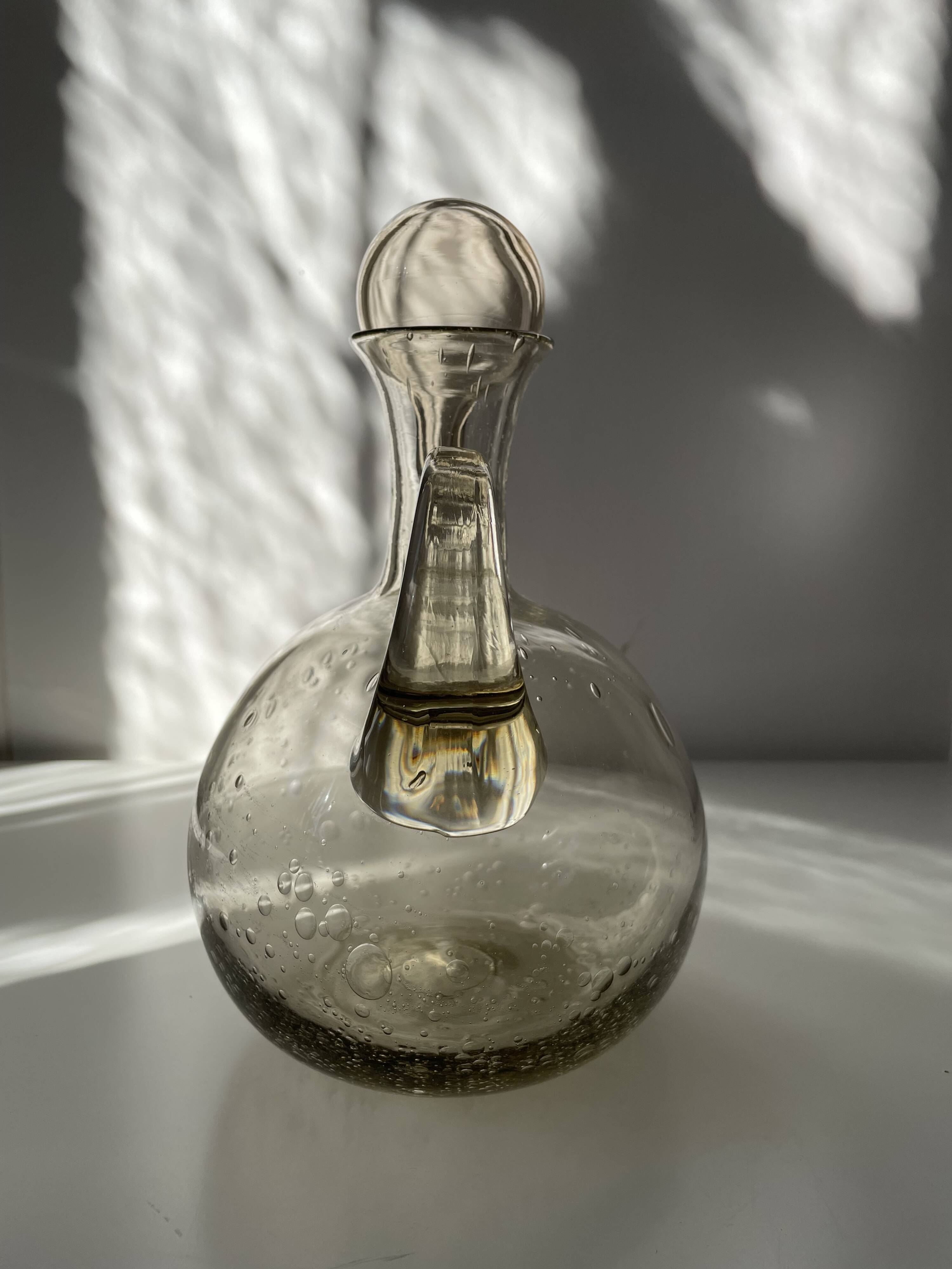 Bubble glass carafe