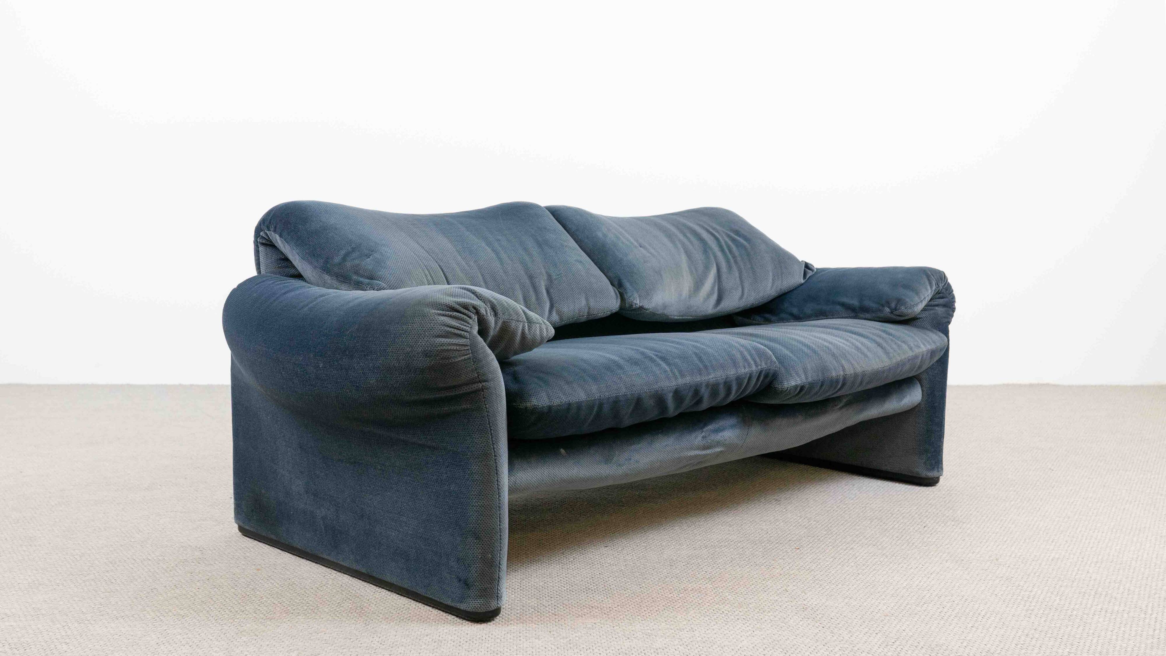 Maralunga Sofa by Vico Magistretti for Cassina, 1980s