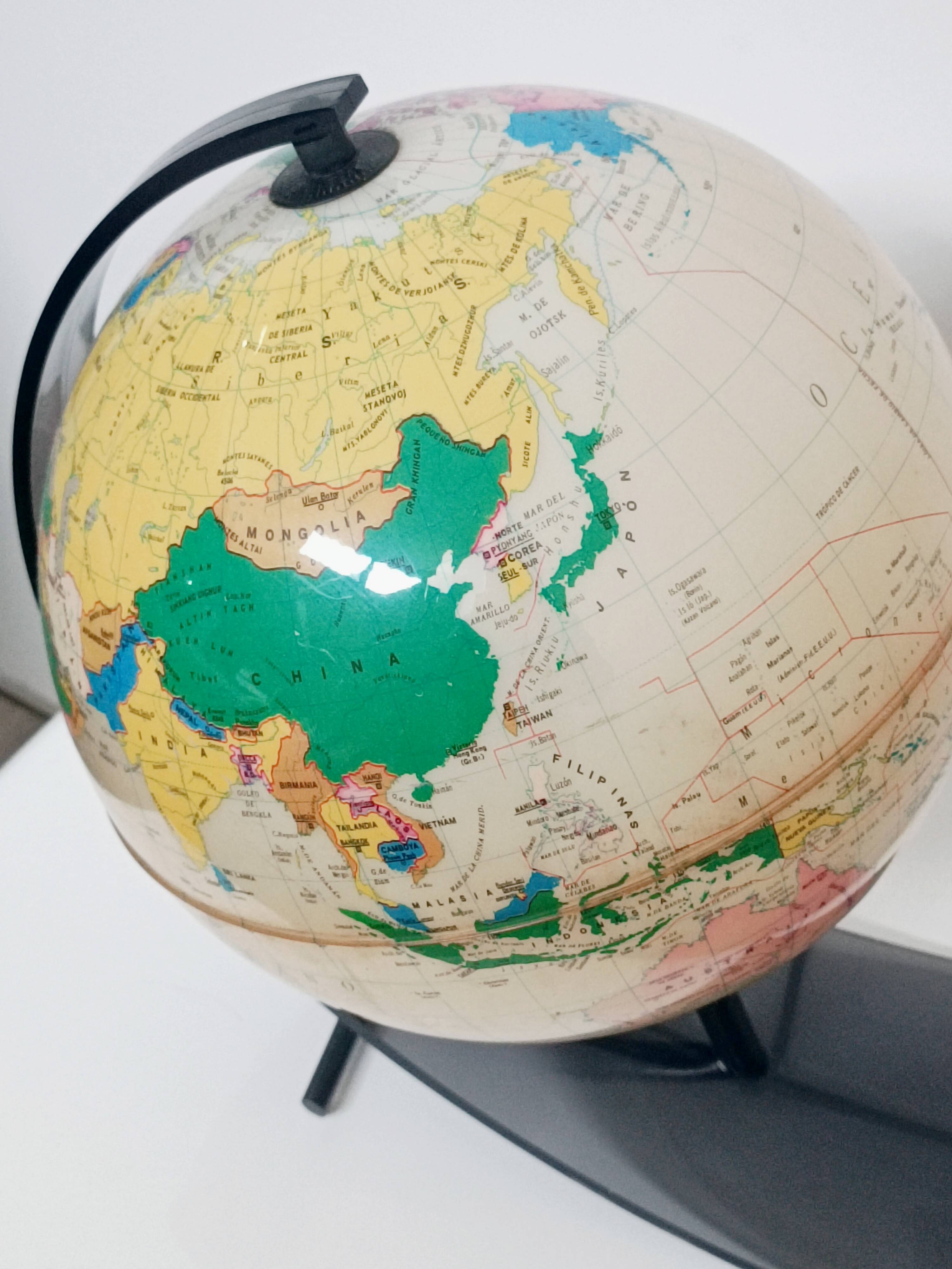 Luminous Globe Plexiglass by Nova Rico Florence 1969
