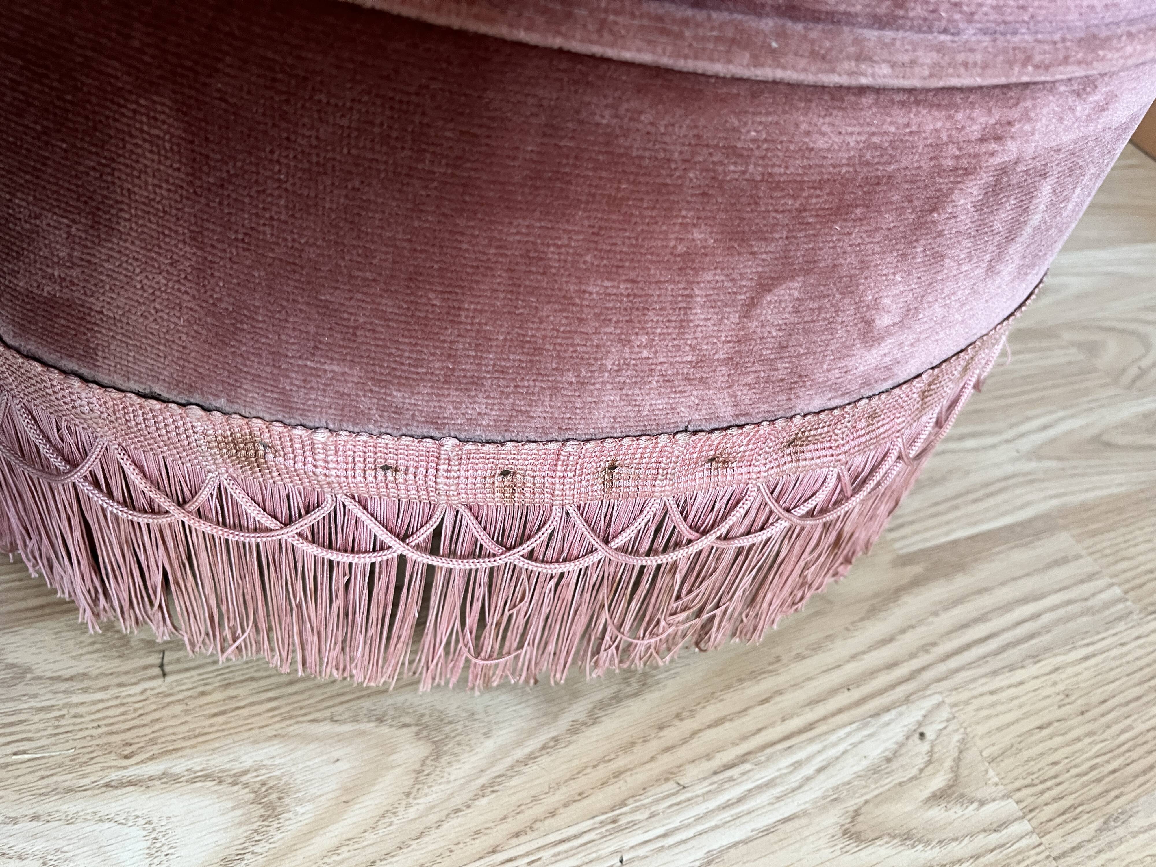 Velvet toad armchair