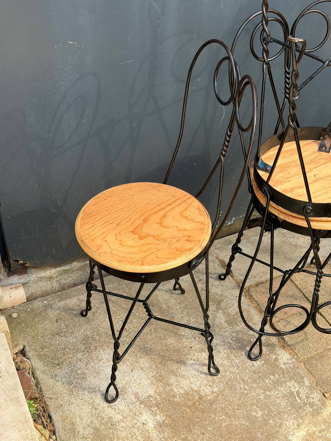 Set of 4 vintage wrought iron chairs from the 1940s.