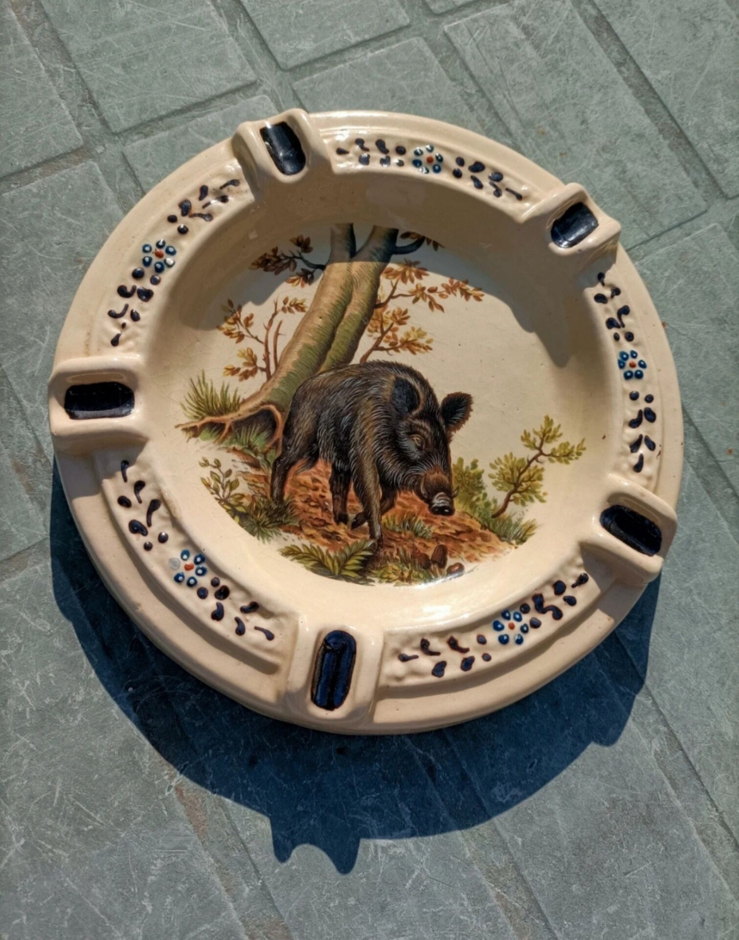 Large retro ashtray