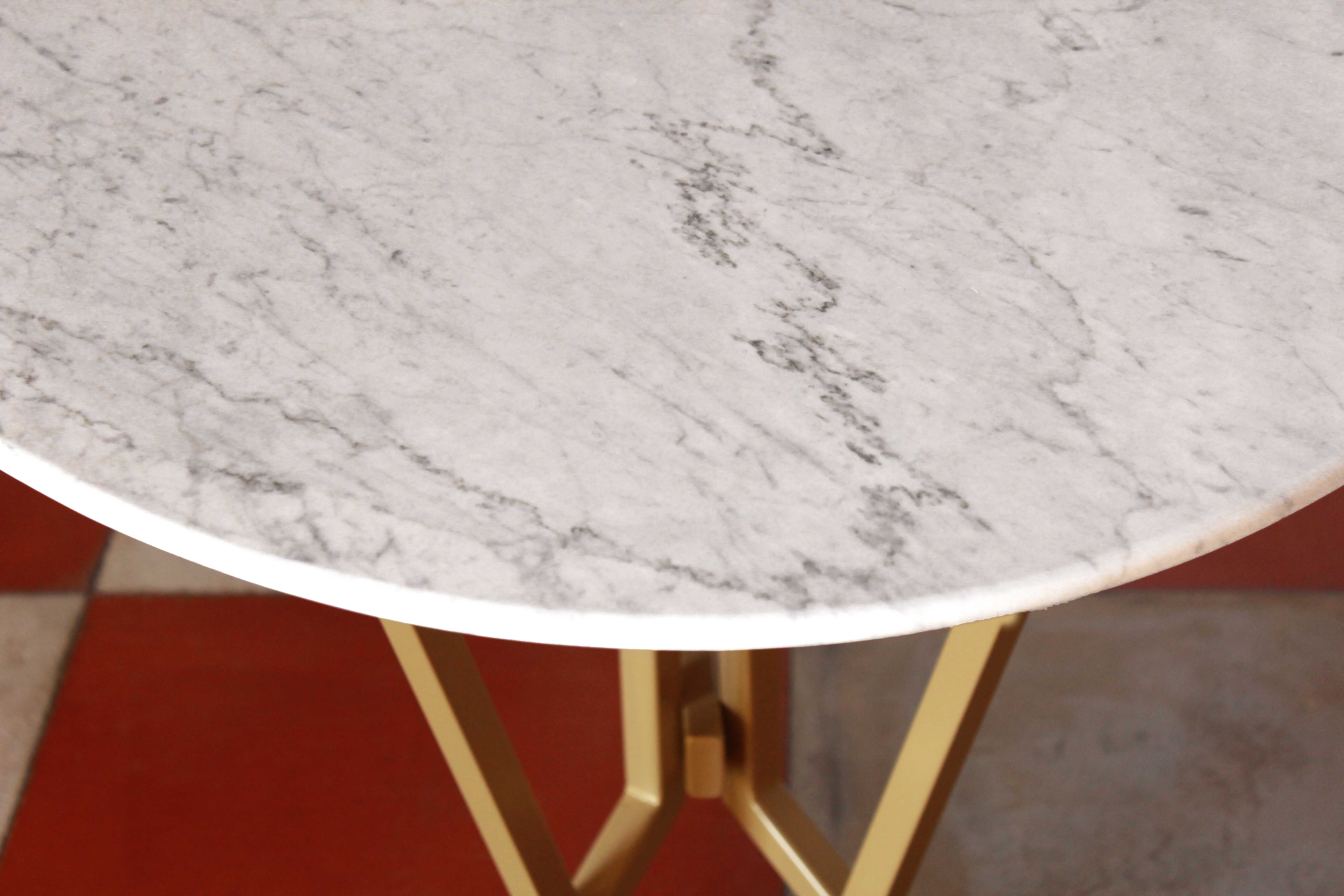 1960s Italian Dining Table With oval Carrara Marble Top And Iron Structure