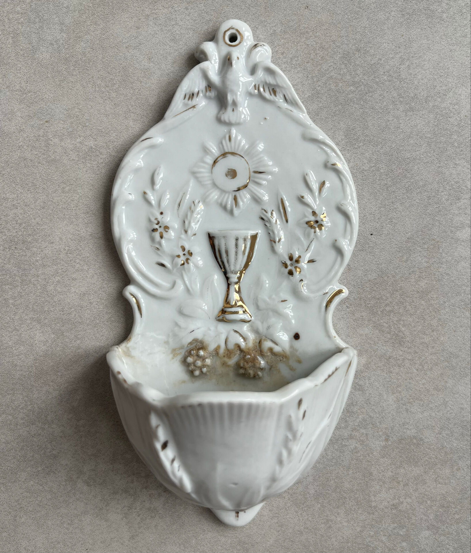 Bénitier en porcelaine « calice » fin XIXème