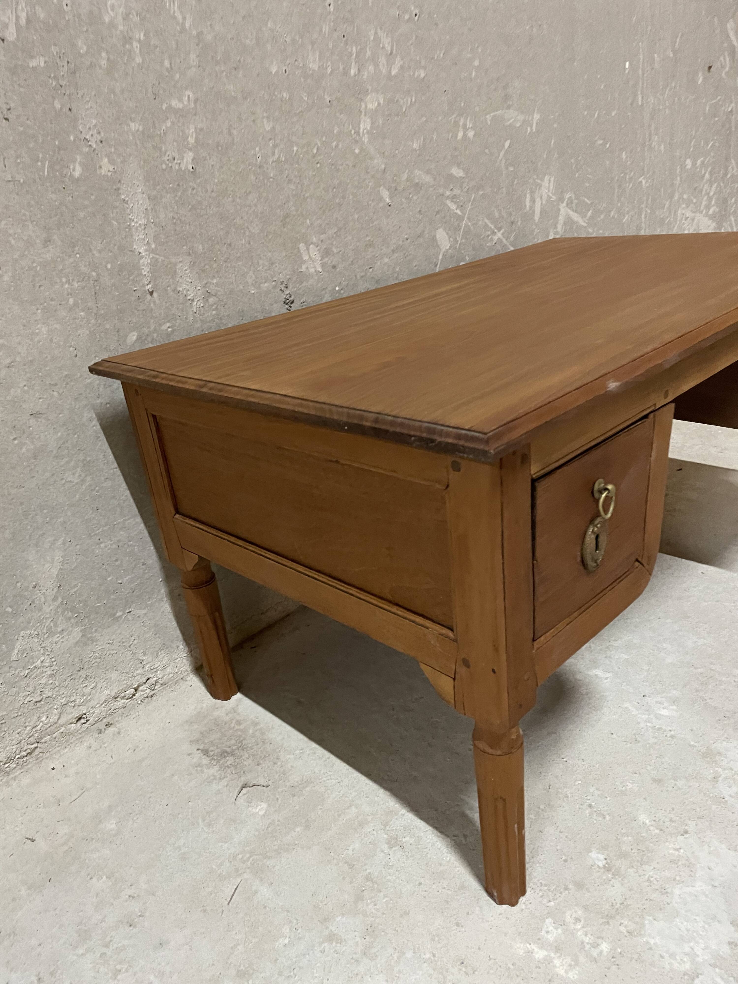 Solid wood coffee table with drawers – chic country style