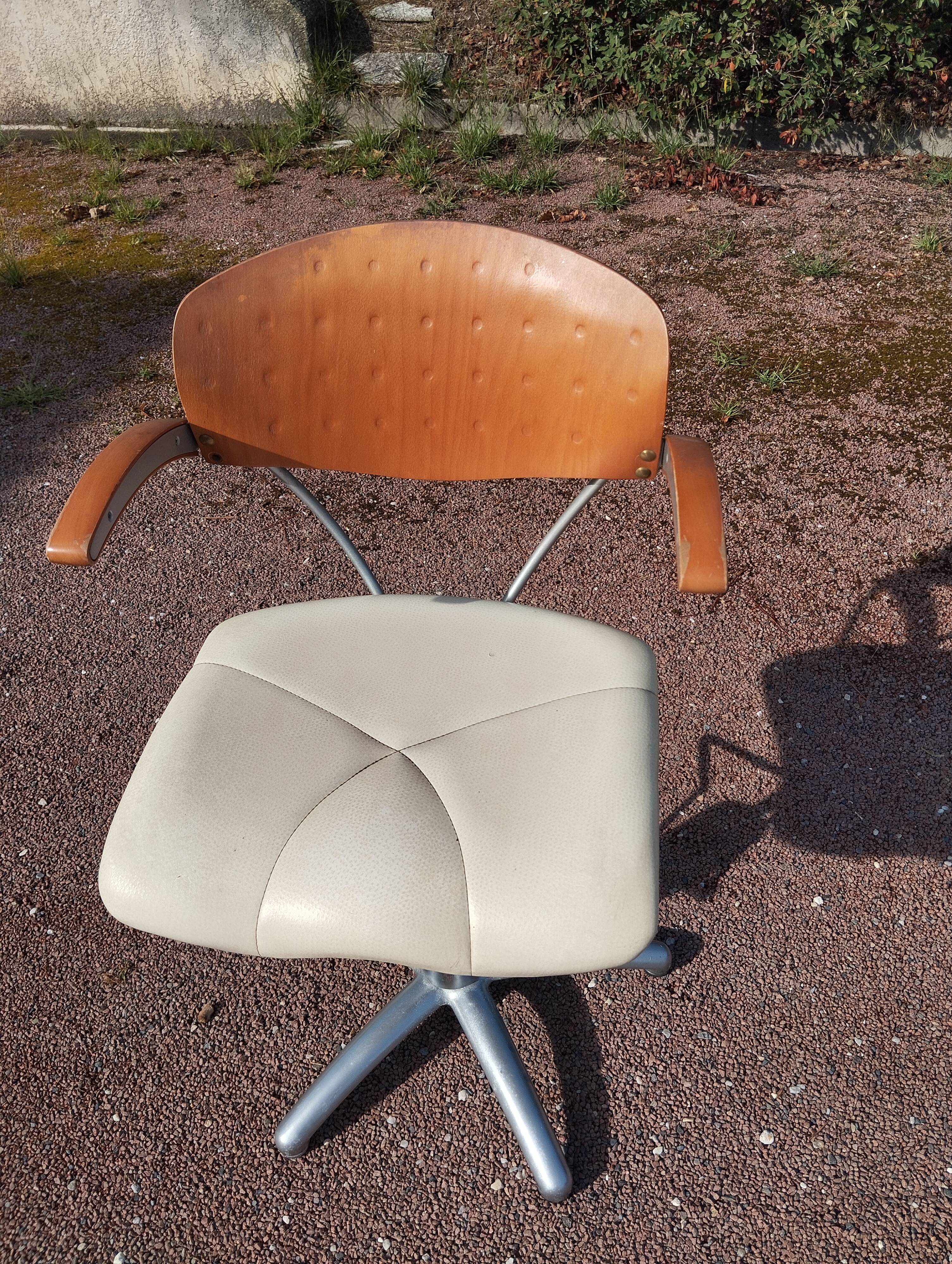 Hairdresser's chair