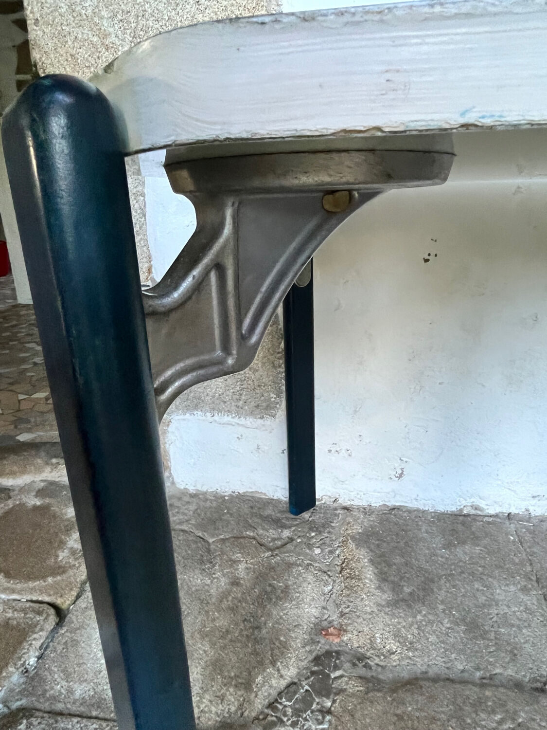 Bruno rey table for Kush and co