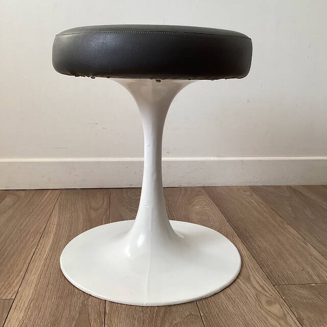 Tulip foot stool