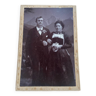 Old photograph of Swiss bride and groom