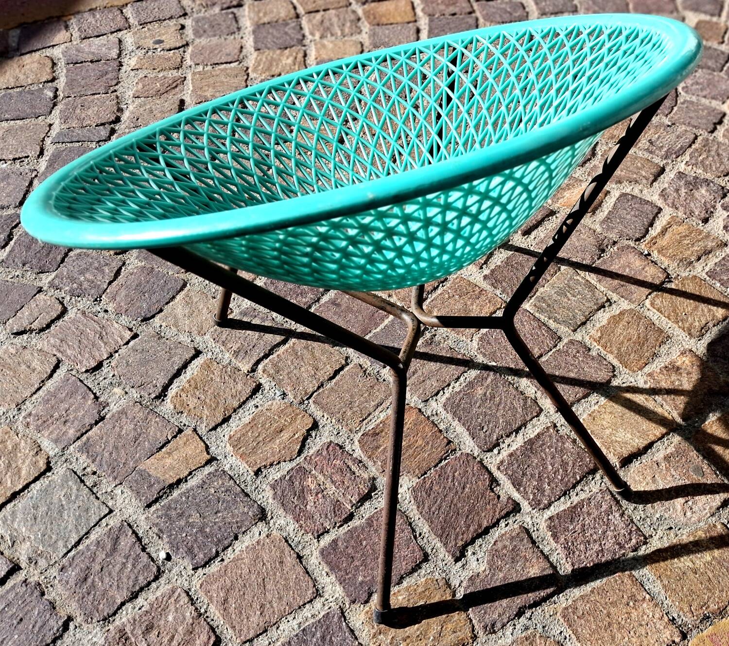 Authentic vintage seventies Fantasia armchair made in France.