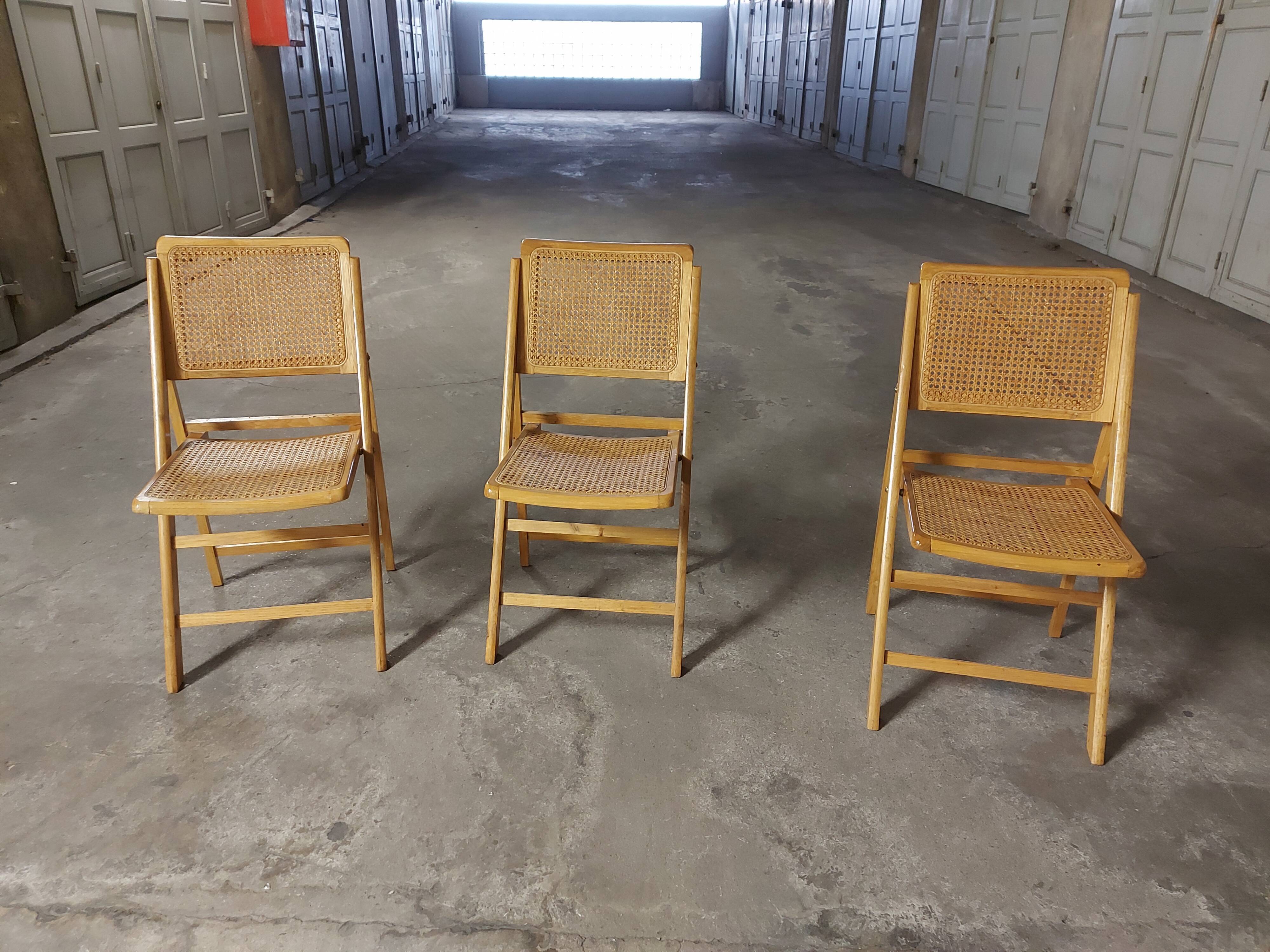 Set de 3 chaises  cannées  pliantes vintages 70