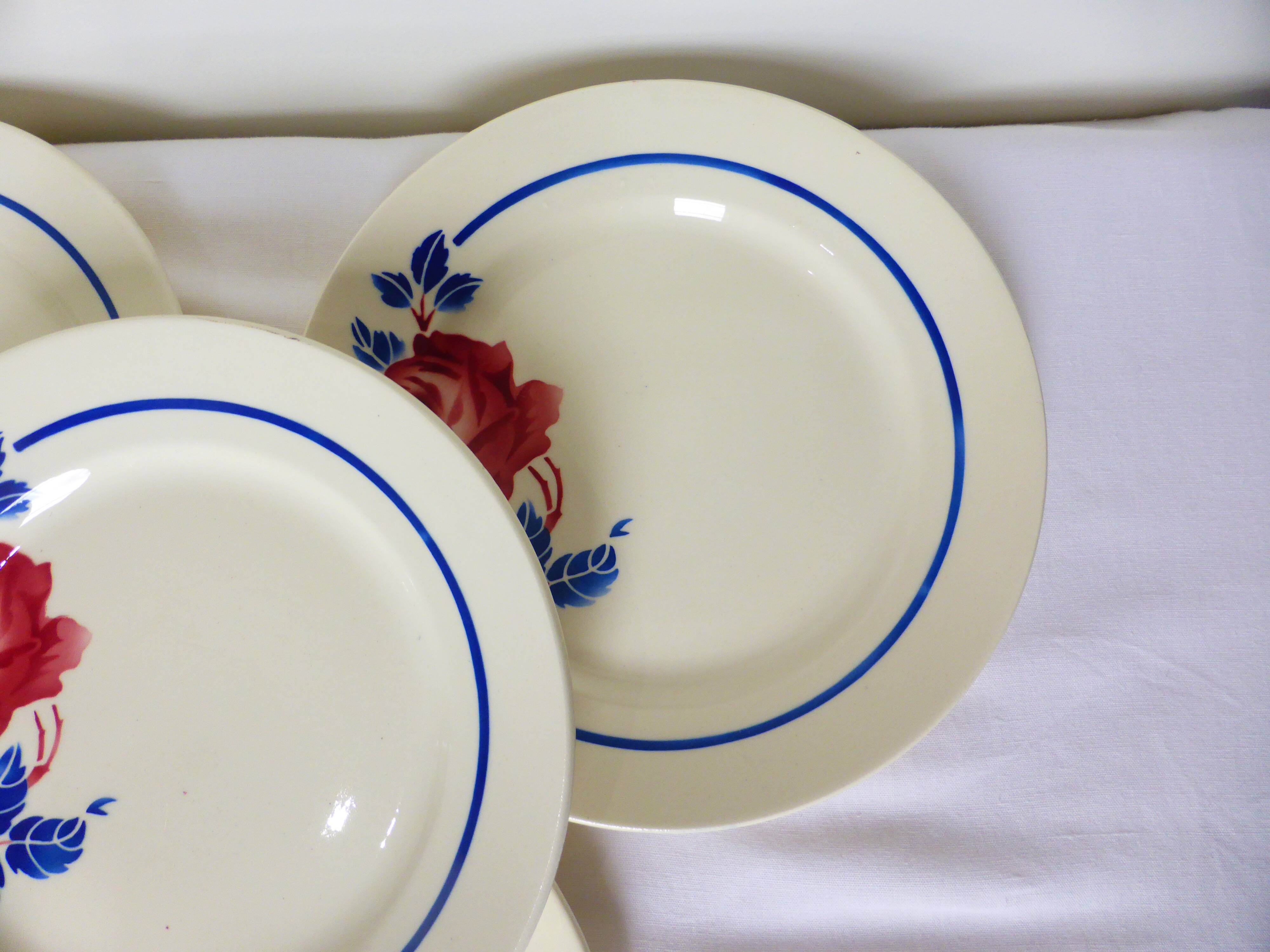 4 vintage dessert plates from K&G Luneville model Chantal 221014.