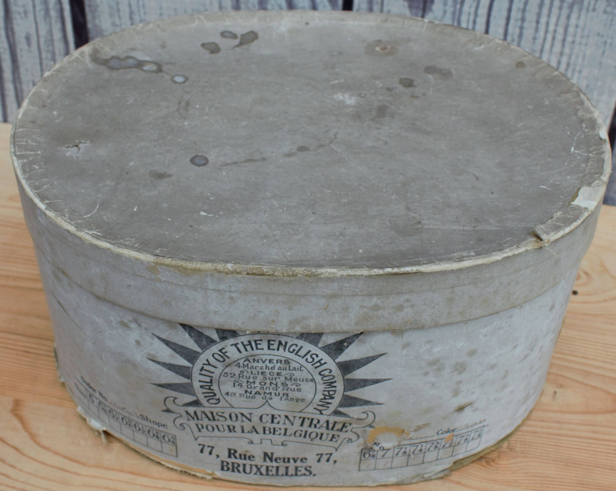 Old antique London Scotty nozzle hat with box Brussels