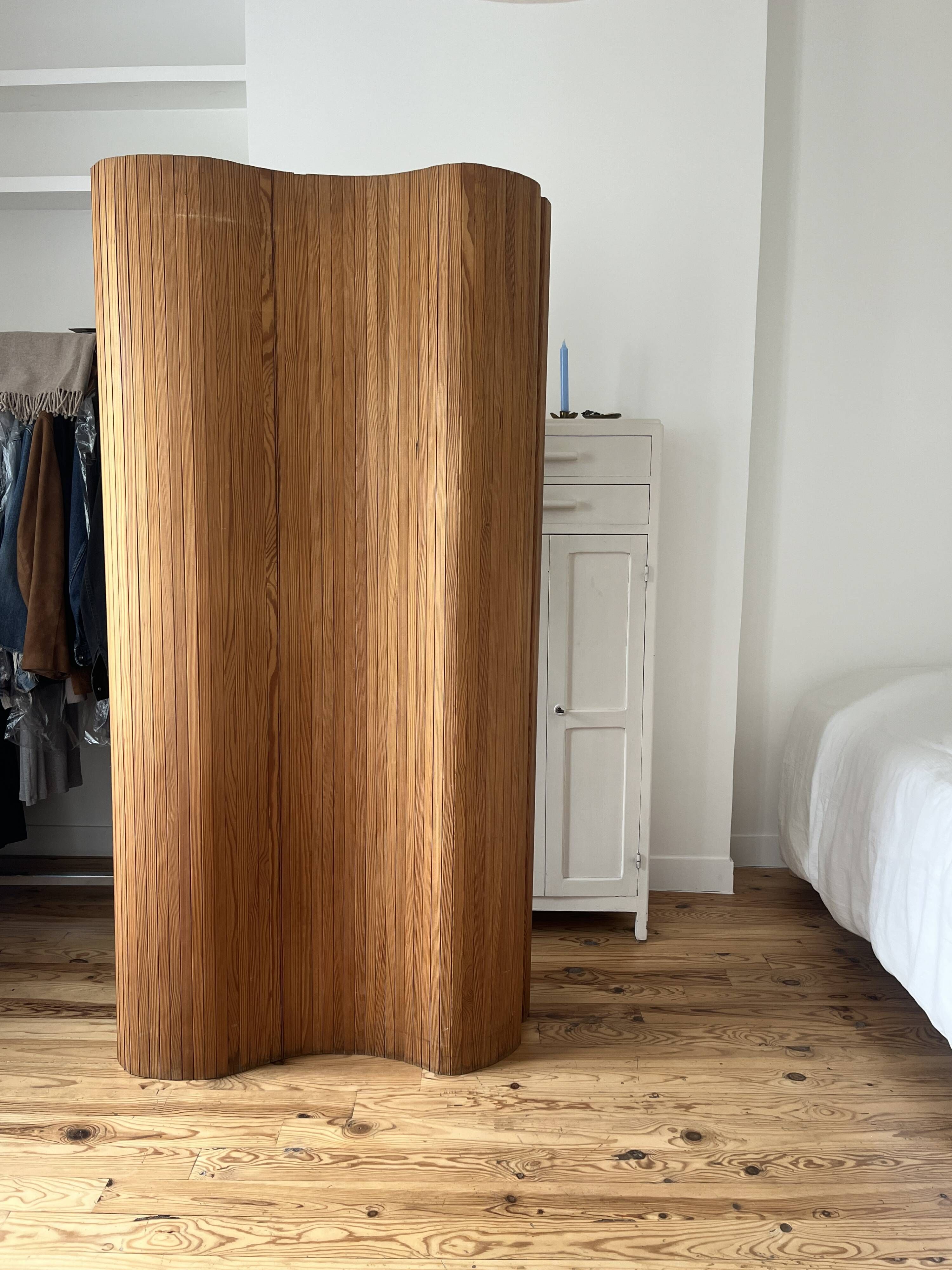 Wooden screen