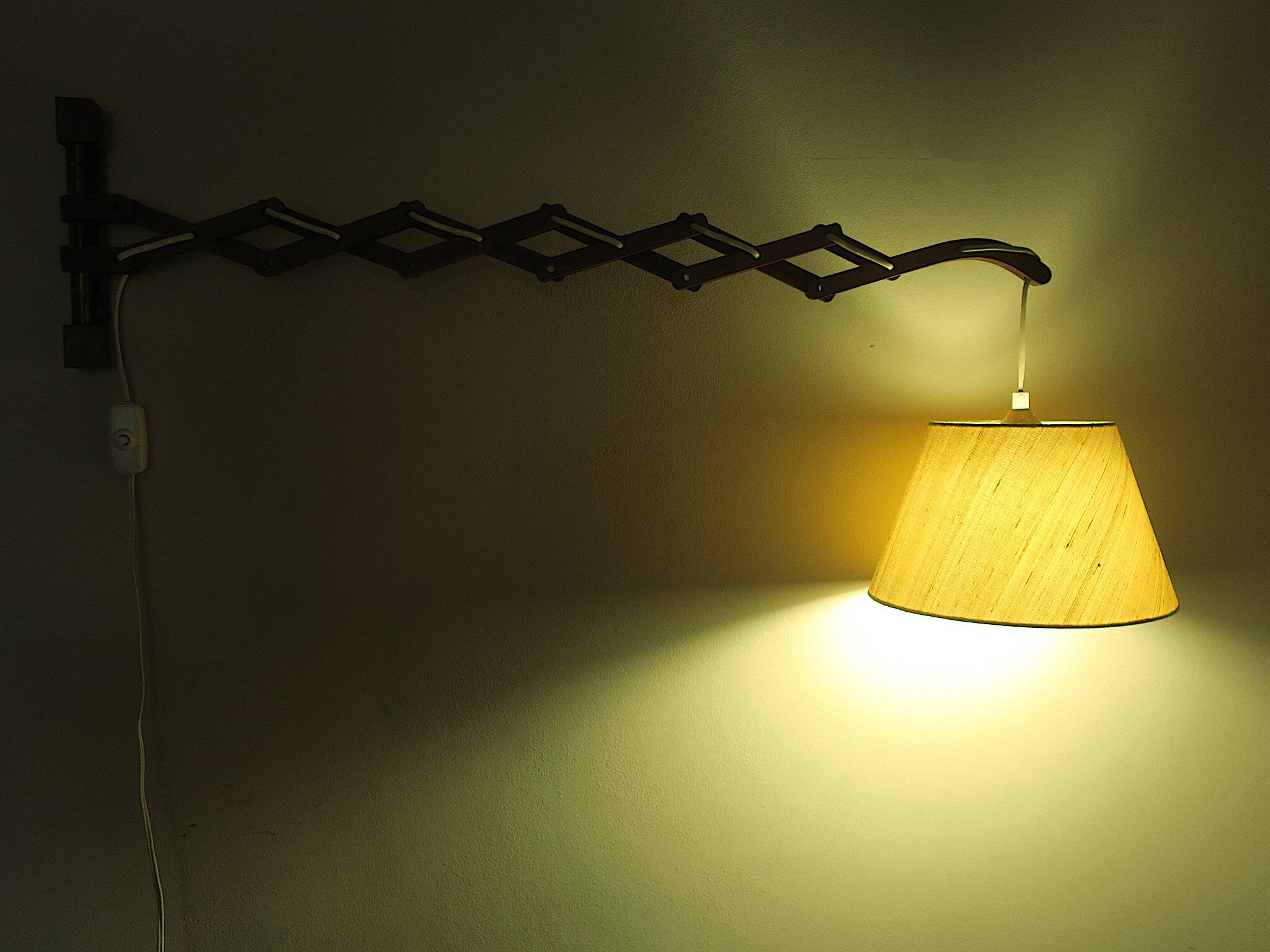 Erik Hansen for Le Klint scissor articulated teak wall light, Denmark 1960s