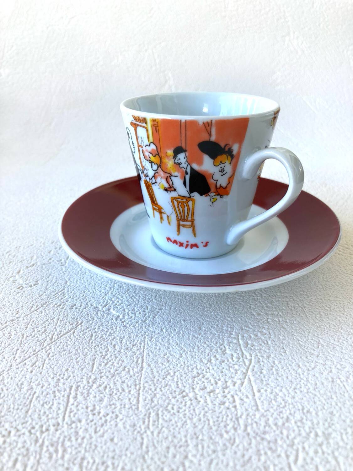 4 Maxim's de Paris coffee cups and saucers