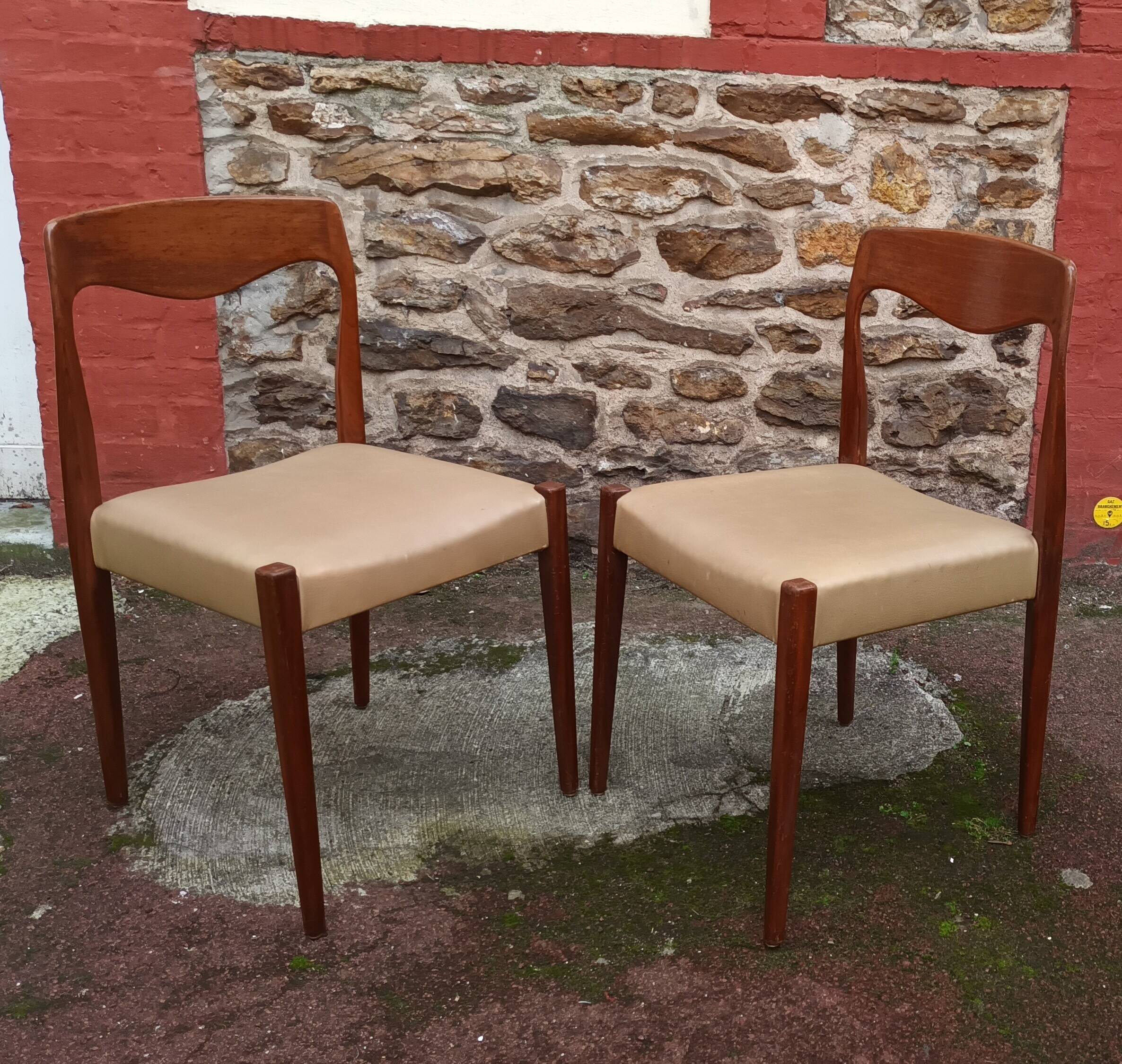 Pair of Danish chairs from the 1970s, Moller type.
