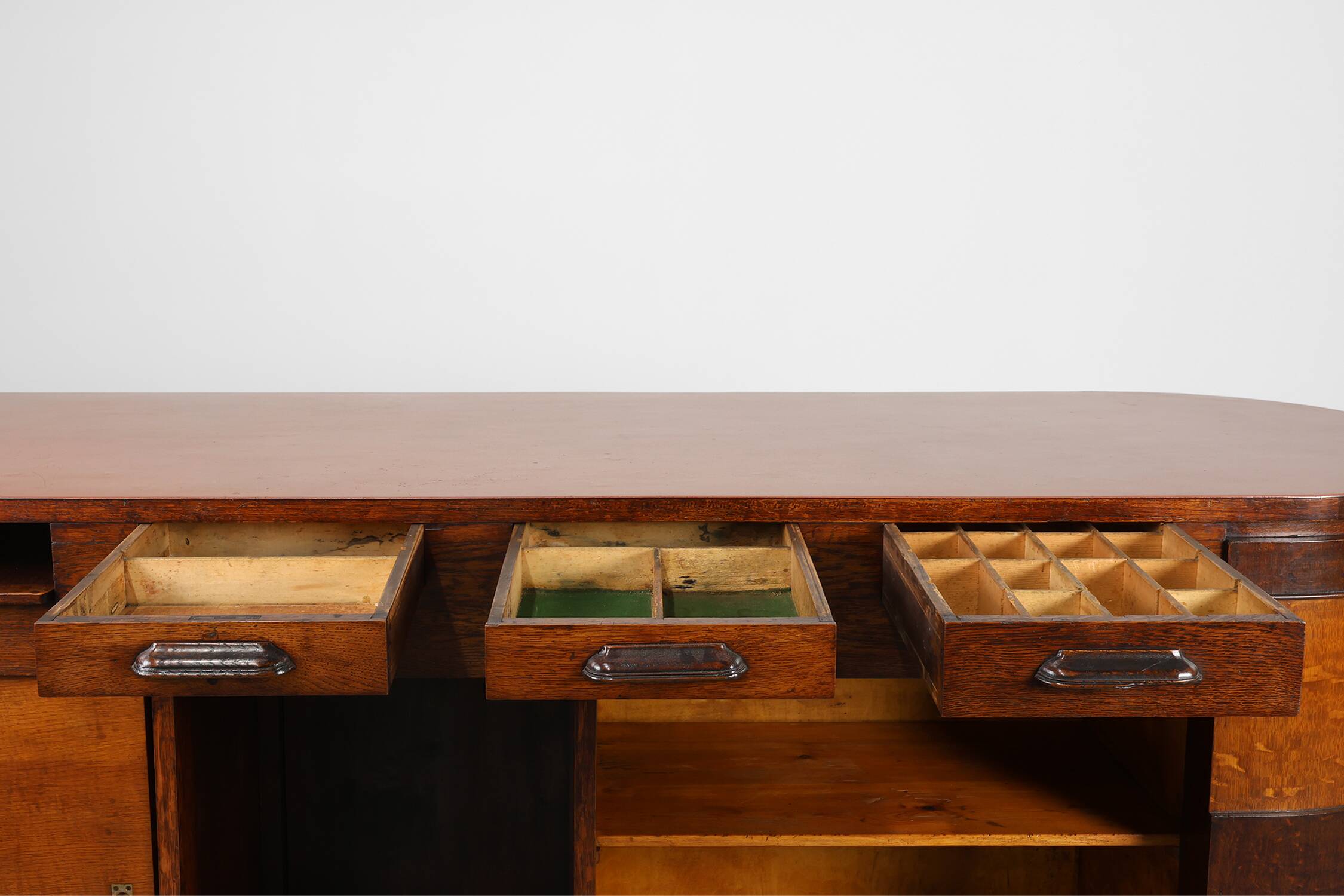 Ensemble of 2 Art Deco Counters and 1 cabinet attr. to De Coene, Belgium,19