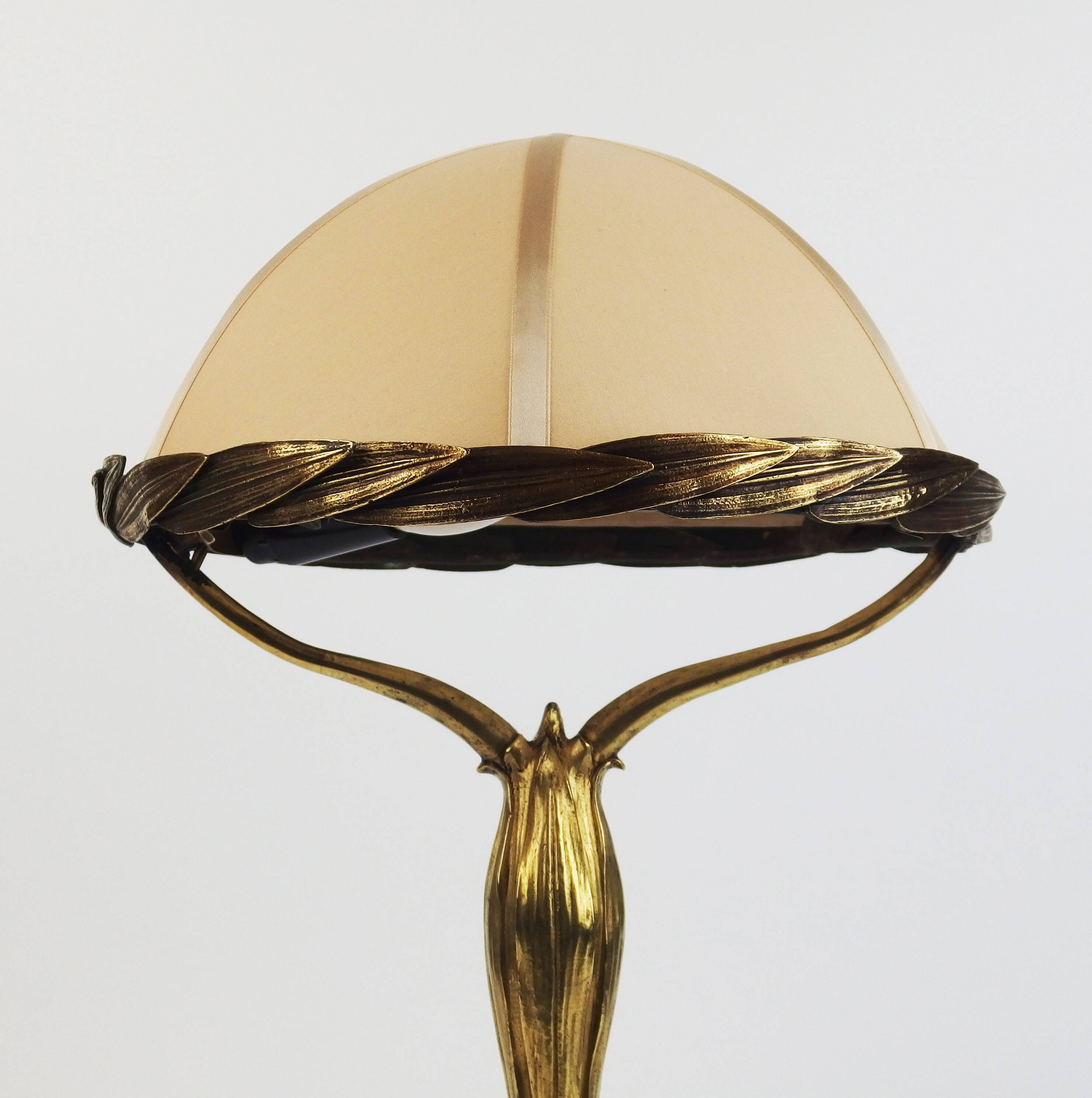 Bronze art nouveau lamp