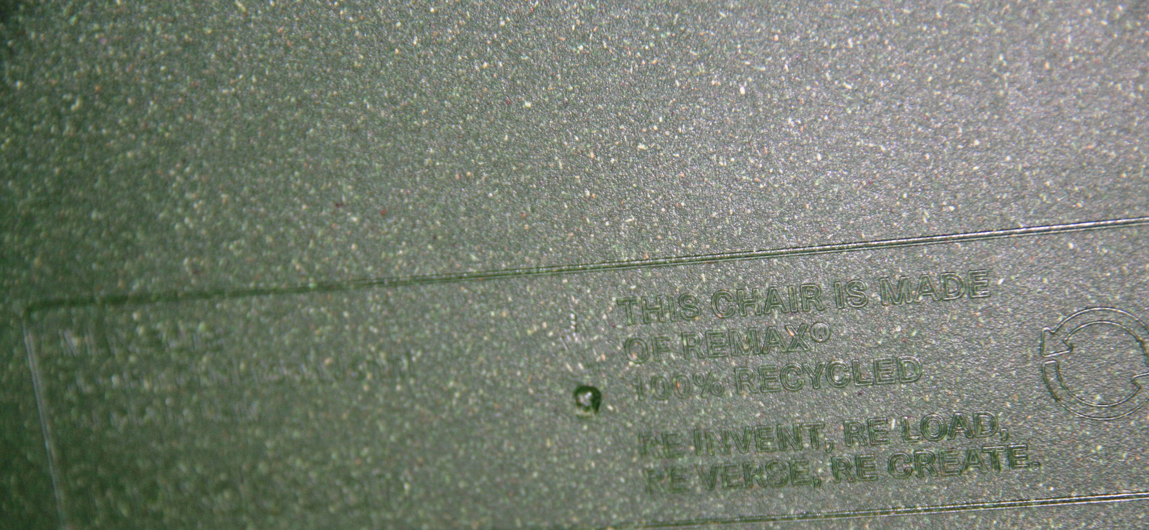 Suite of 6 Remax chairs