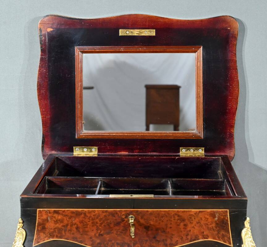 Small Middle Worker in Pear and Amboyna, Napoleon III period – Mid-19th century