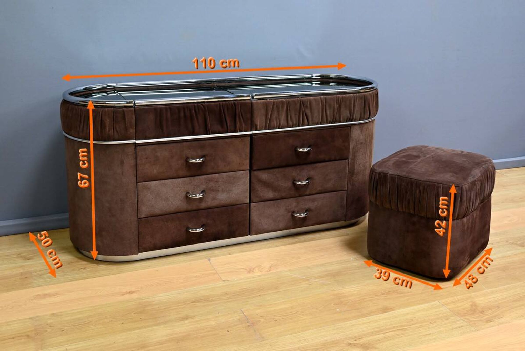 Coiffeuse et son Pouf, design Italien – 1970