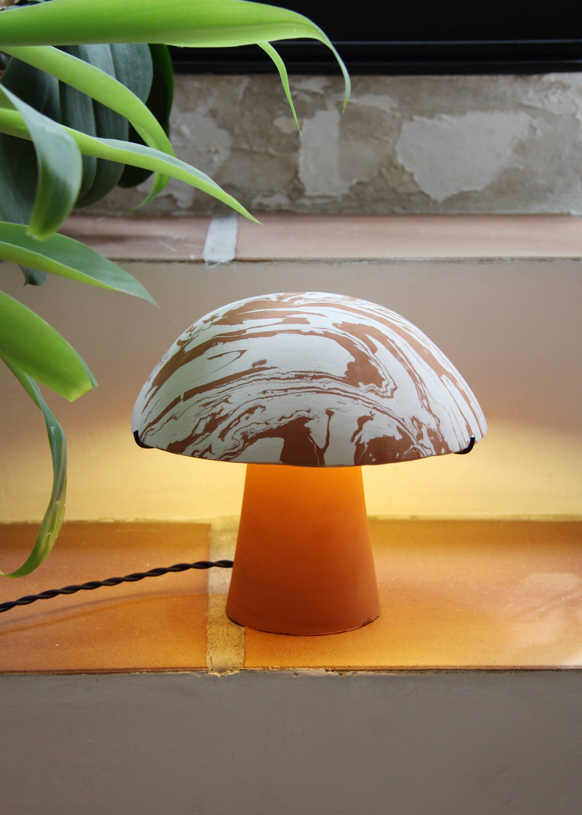 Lamp made of mixed clays