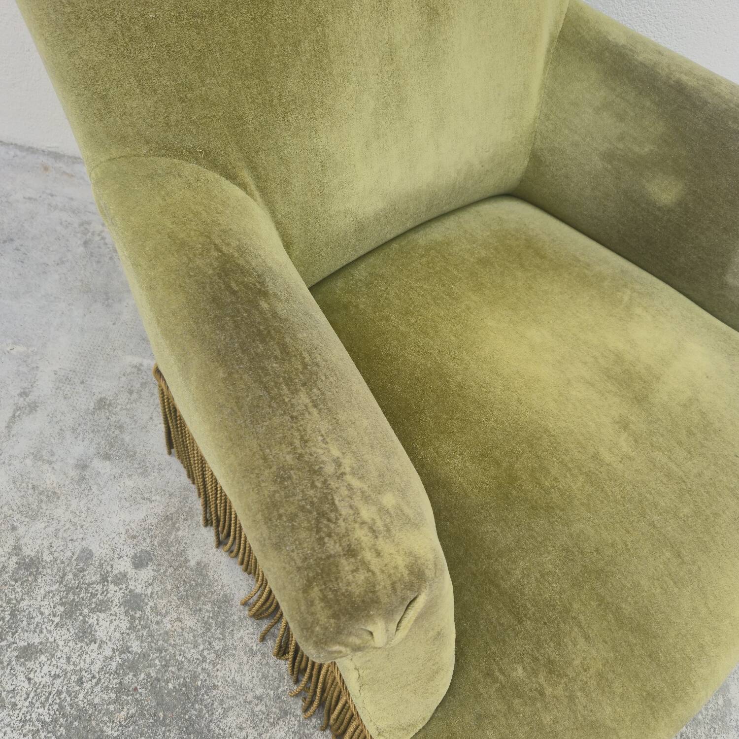 Napoleon III period velvet toad armchair, 19th century