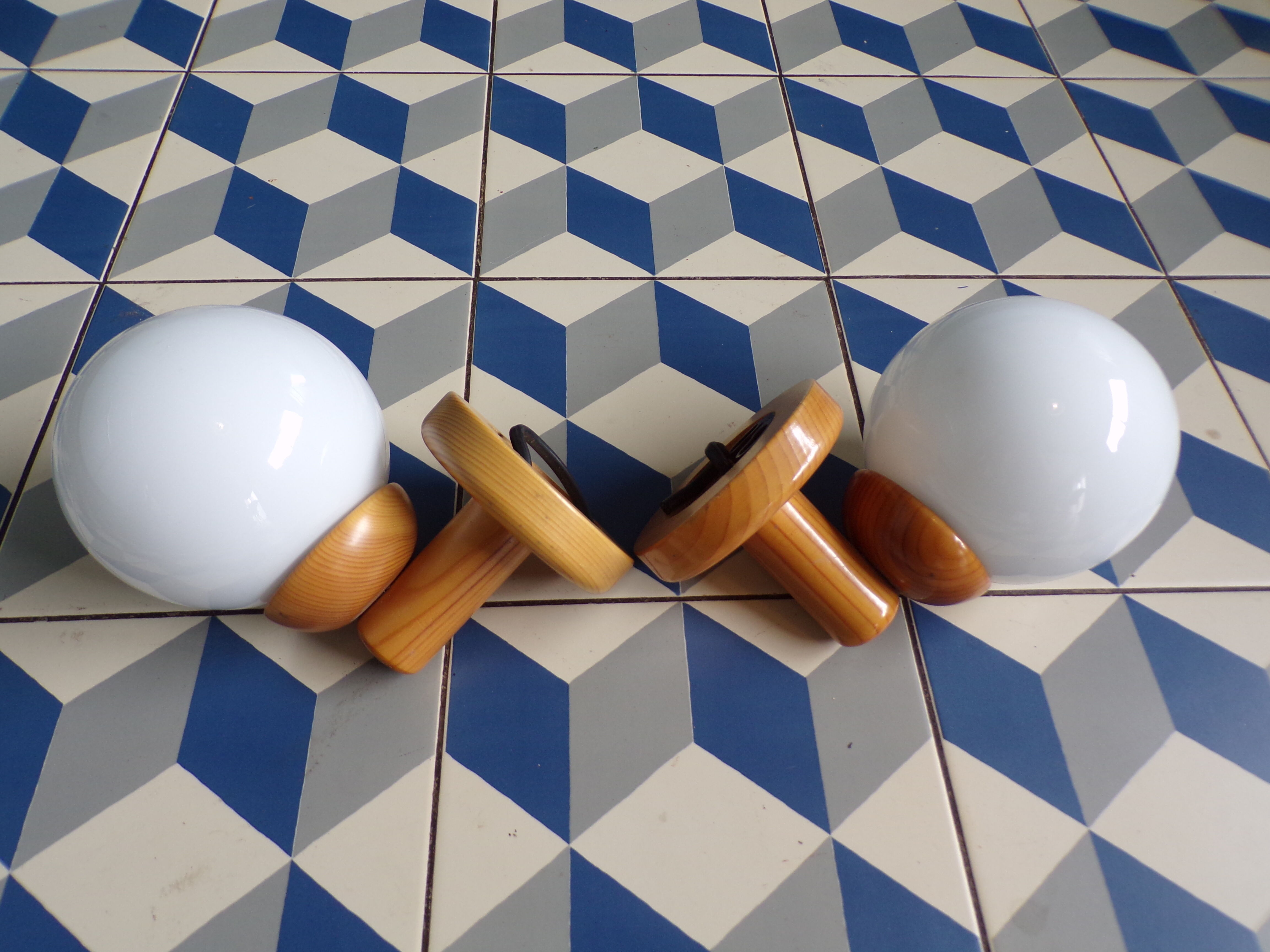 Pair of pine scndivave sconces