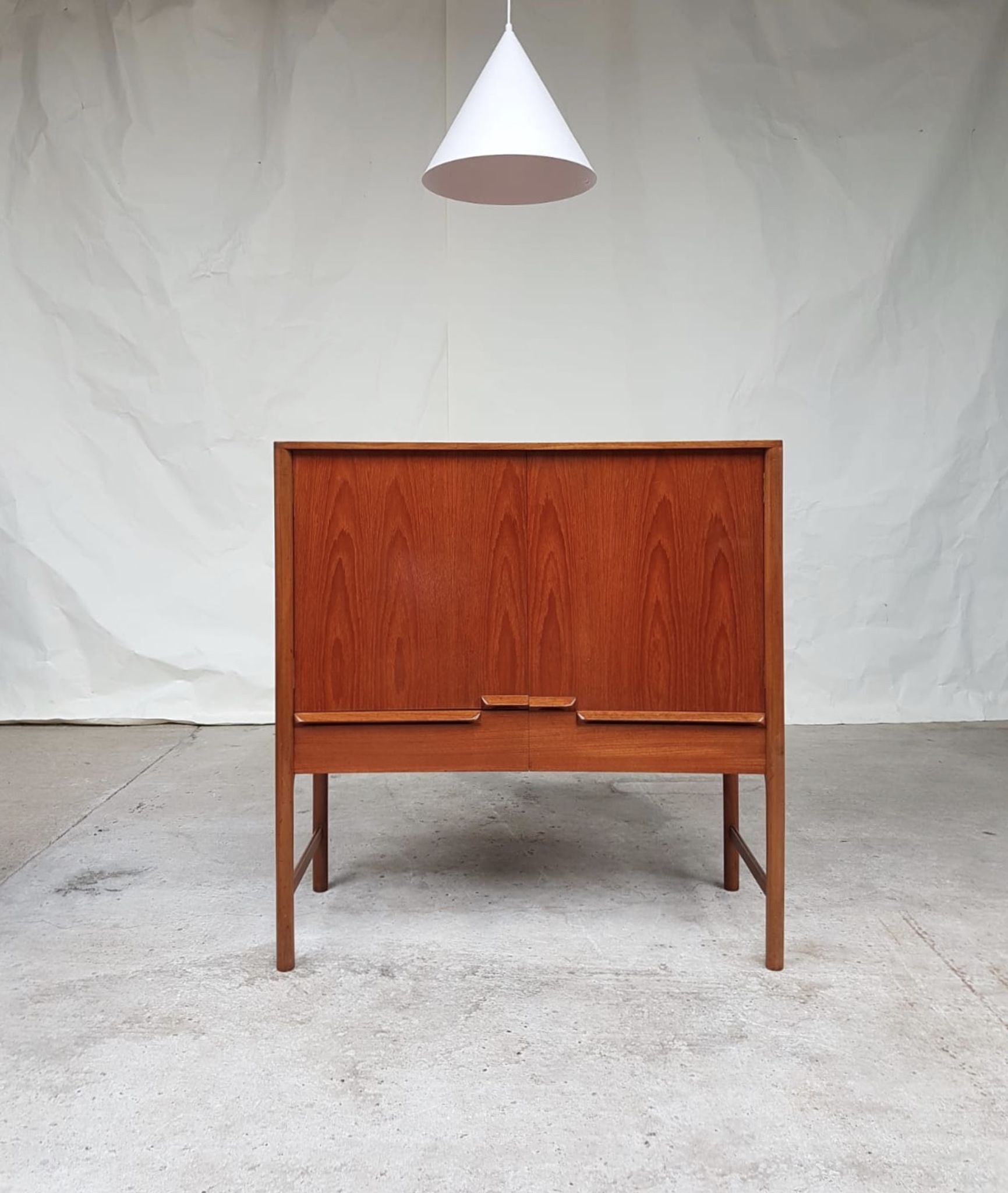 Md century Mcintosh bar cabinet