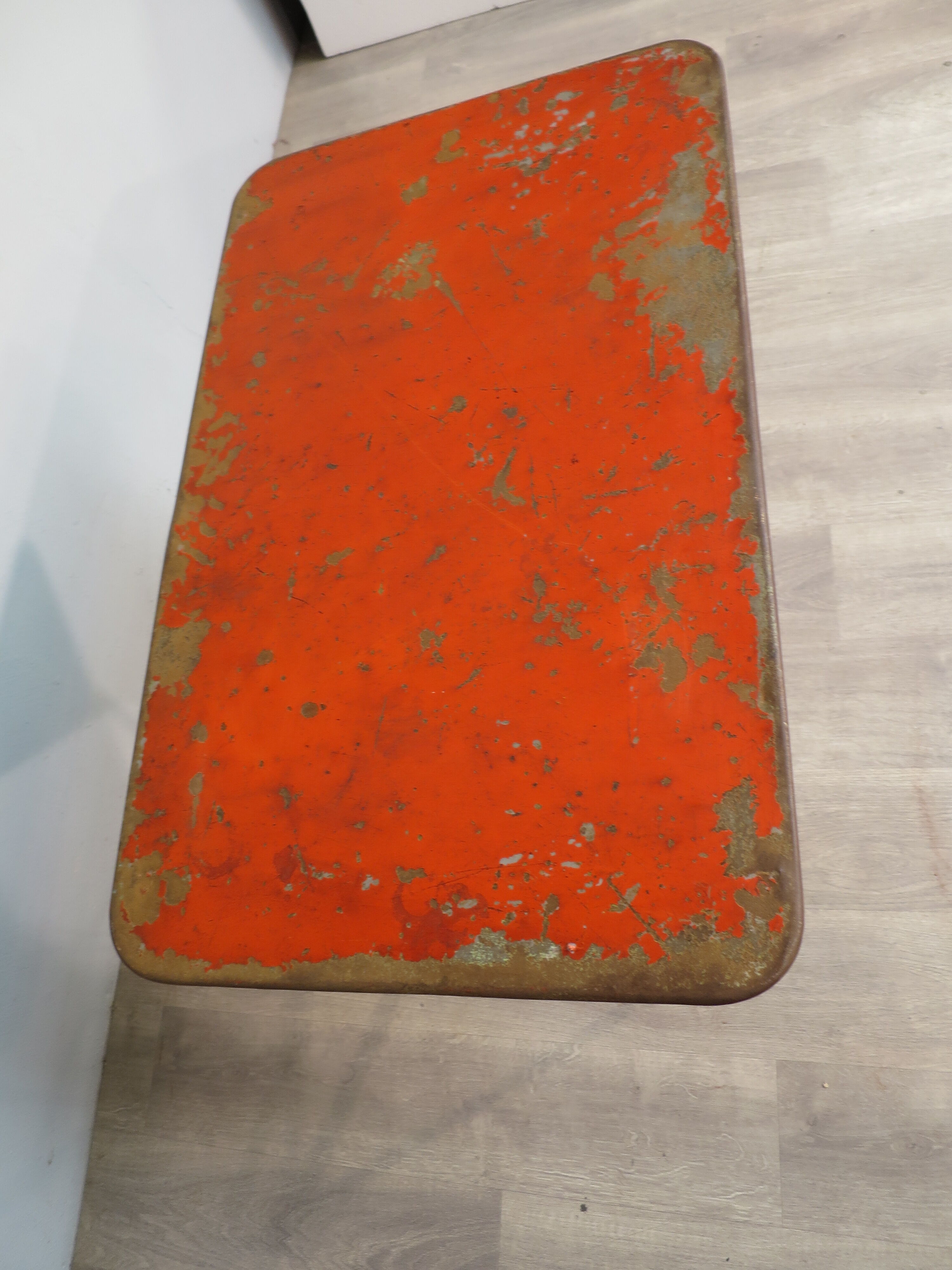 Metal garden table 30